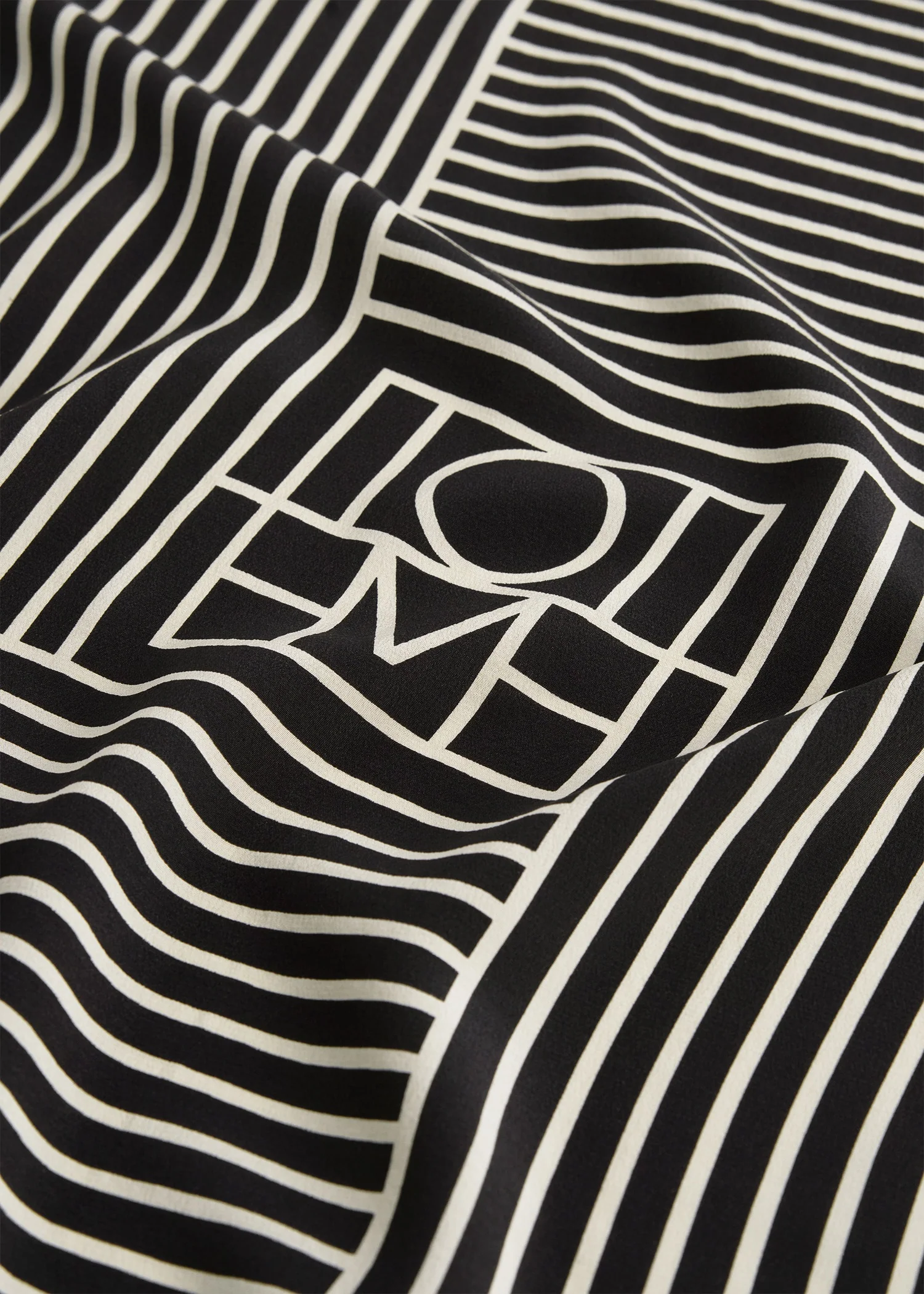 Beijing stripe silk scarf black - Image 5