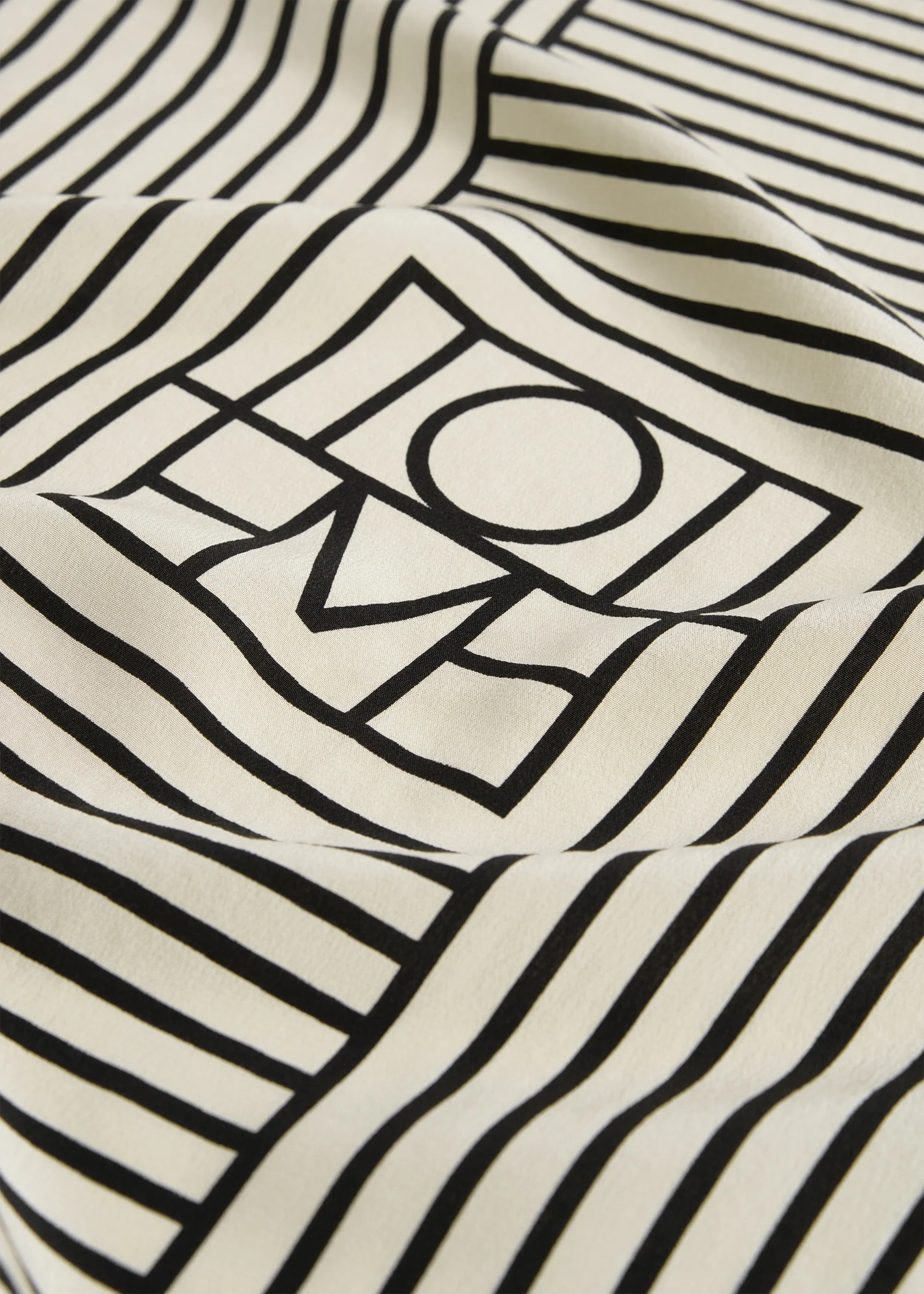 Beijing stripe silk scarf cream - Image 5