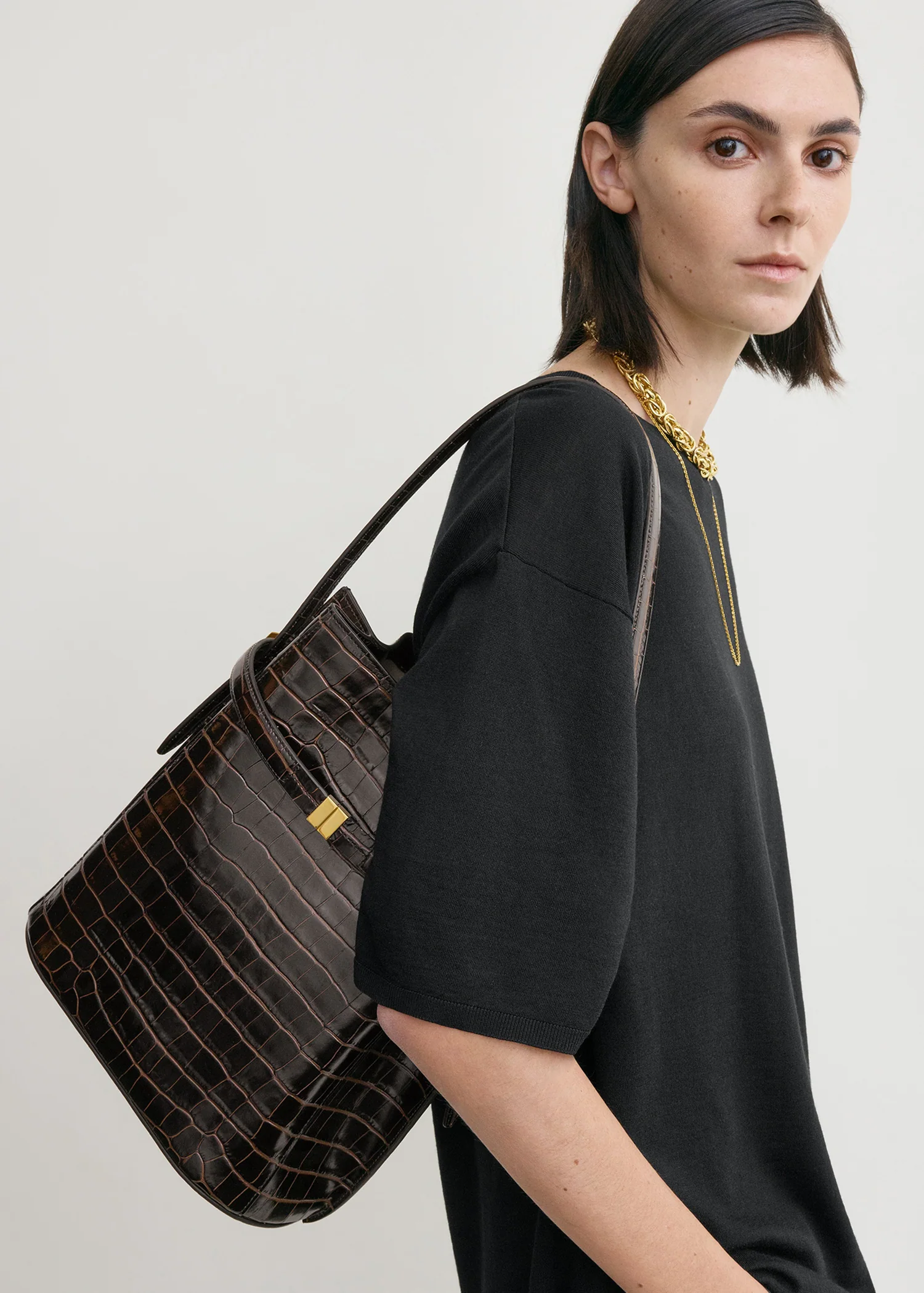 Belted croco-embossed bucket bag dark brown - Image 2