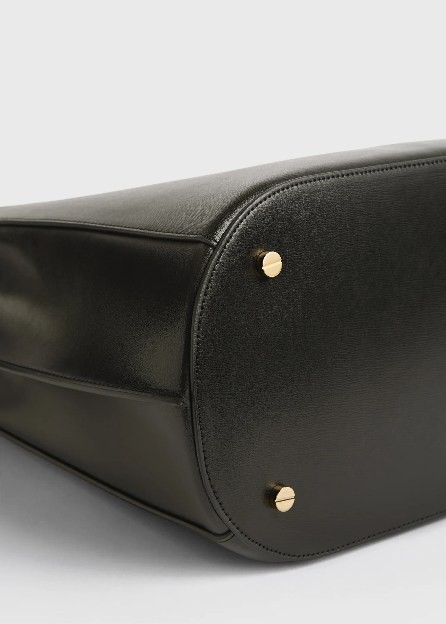 Belted leather bucket bag bark - Image 7