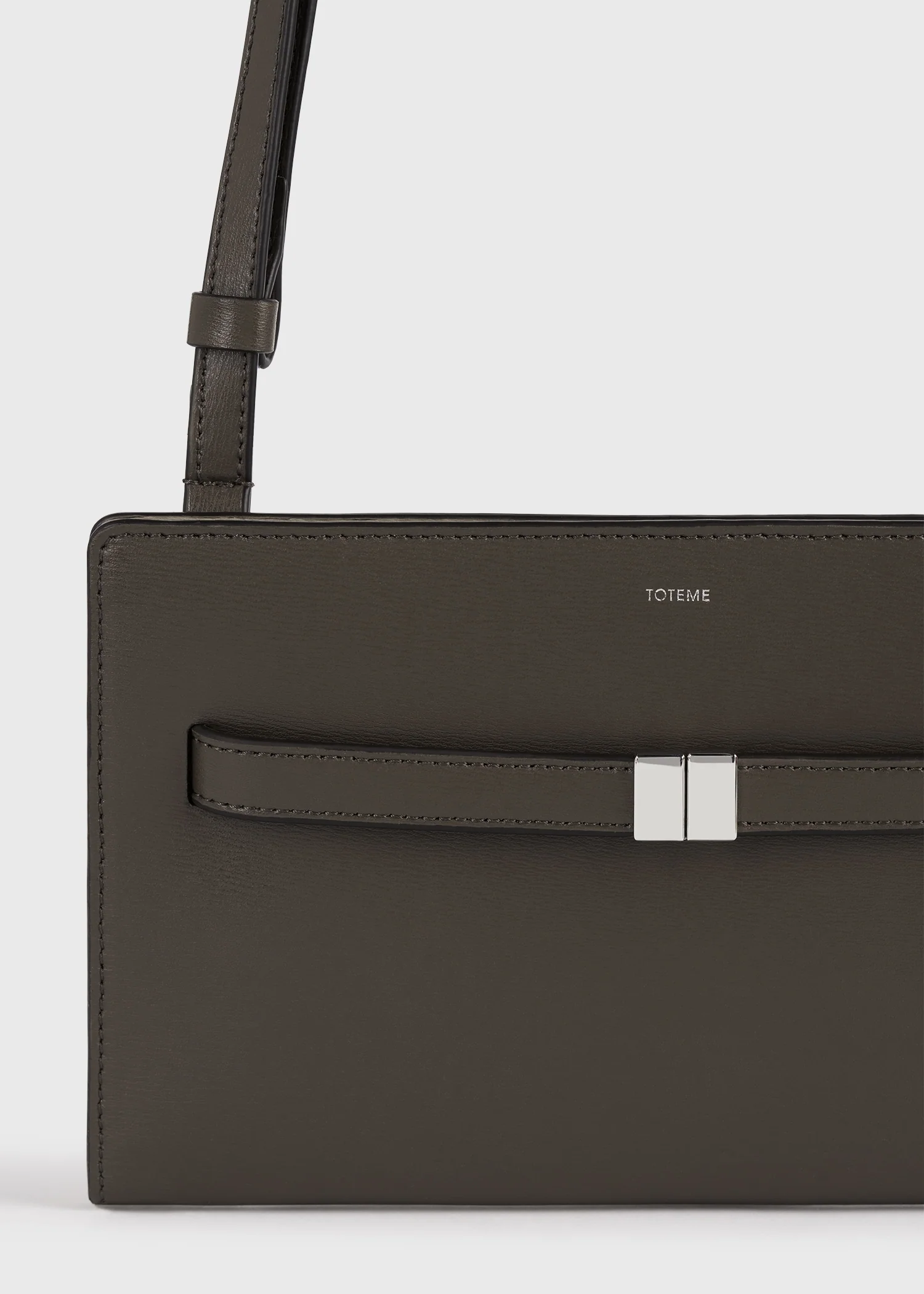 Belted leather crossbody bark - Image 7