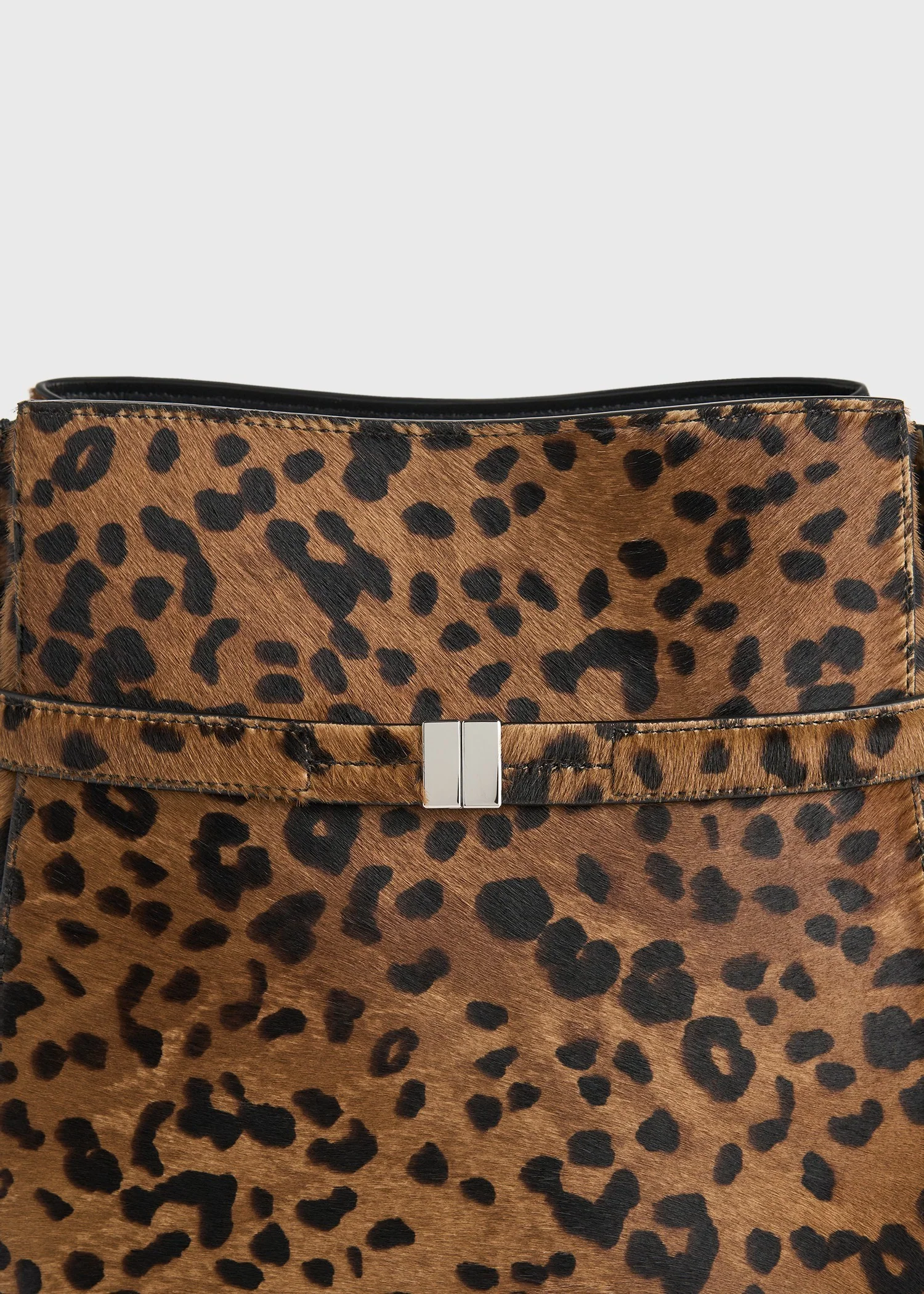 Belted pony hair bucket bag leopard - Image 4