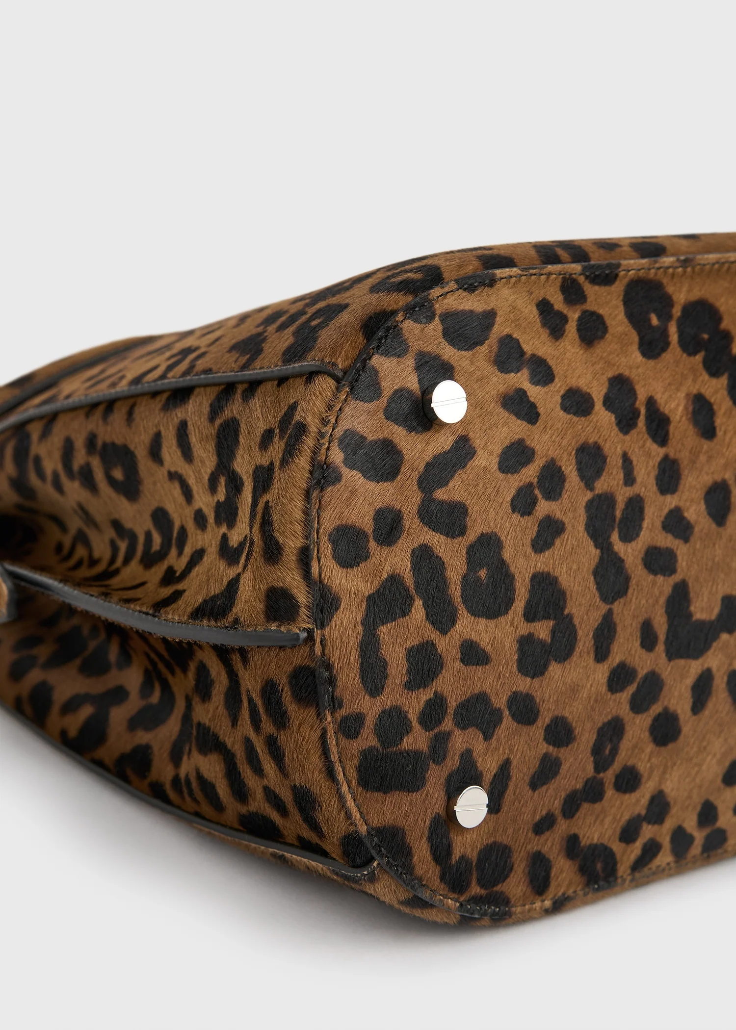 Belted pony hair bucket bag leopard - Image 7