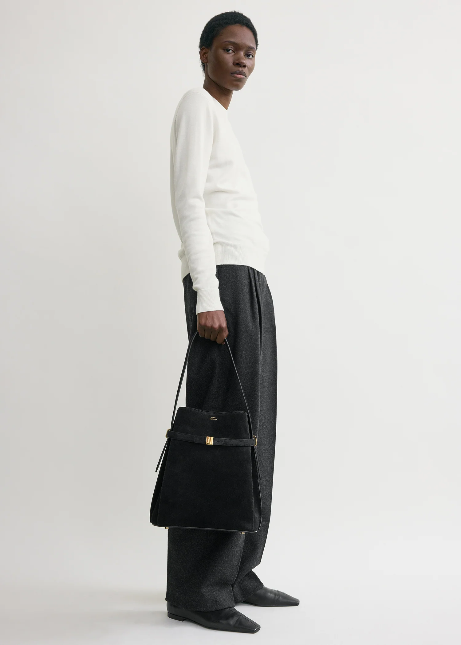 Belted suede bucket bag black - Image 3