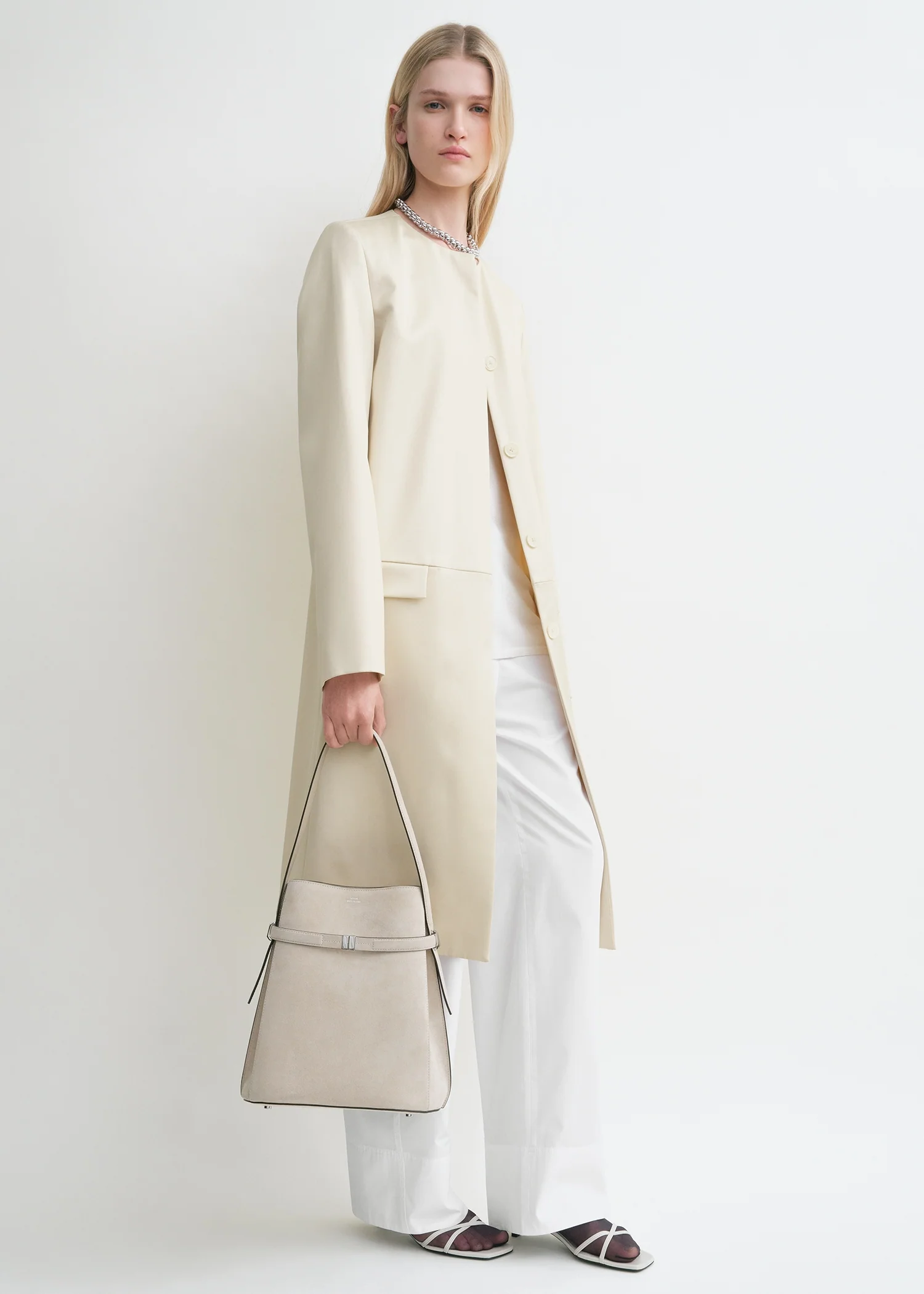 Belted suede bucket bag pearl - Image 3