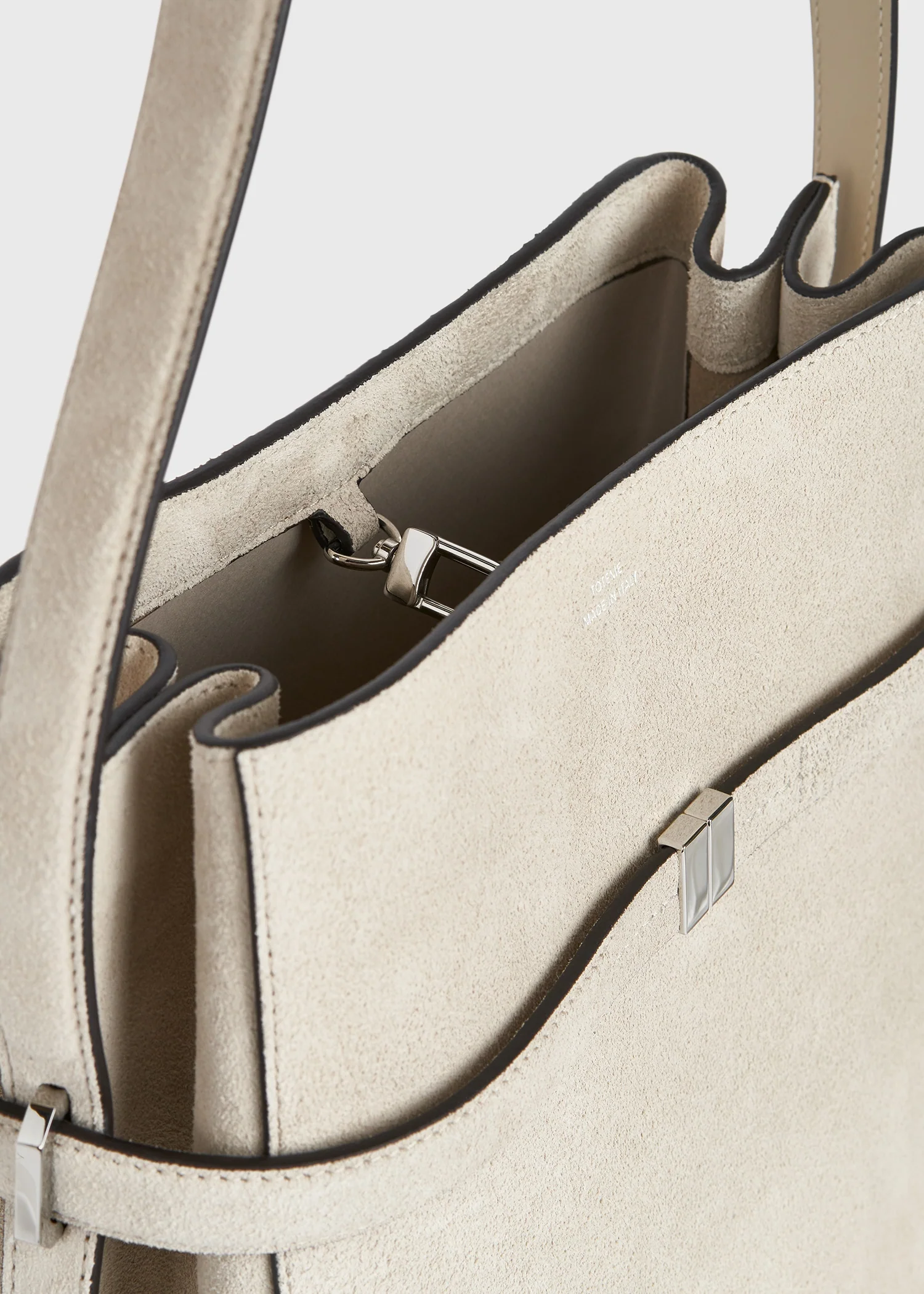 Belted suede bucket bag pearl - Image 5