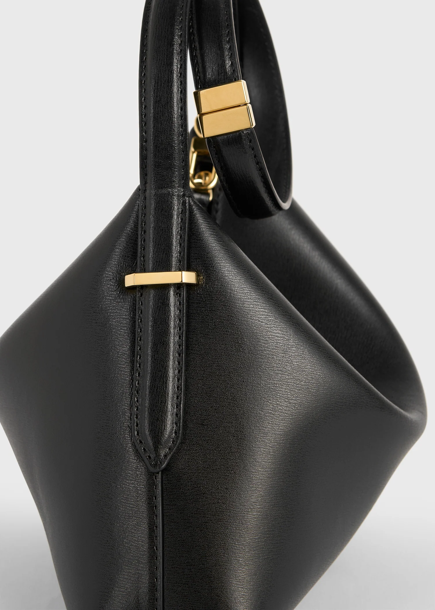 Bevel leather wristlet black - Image 5
