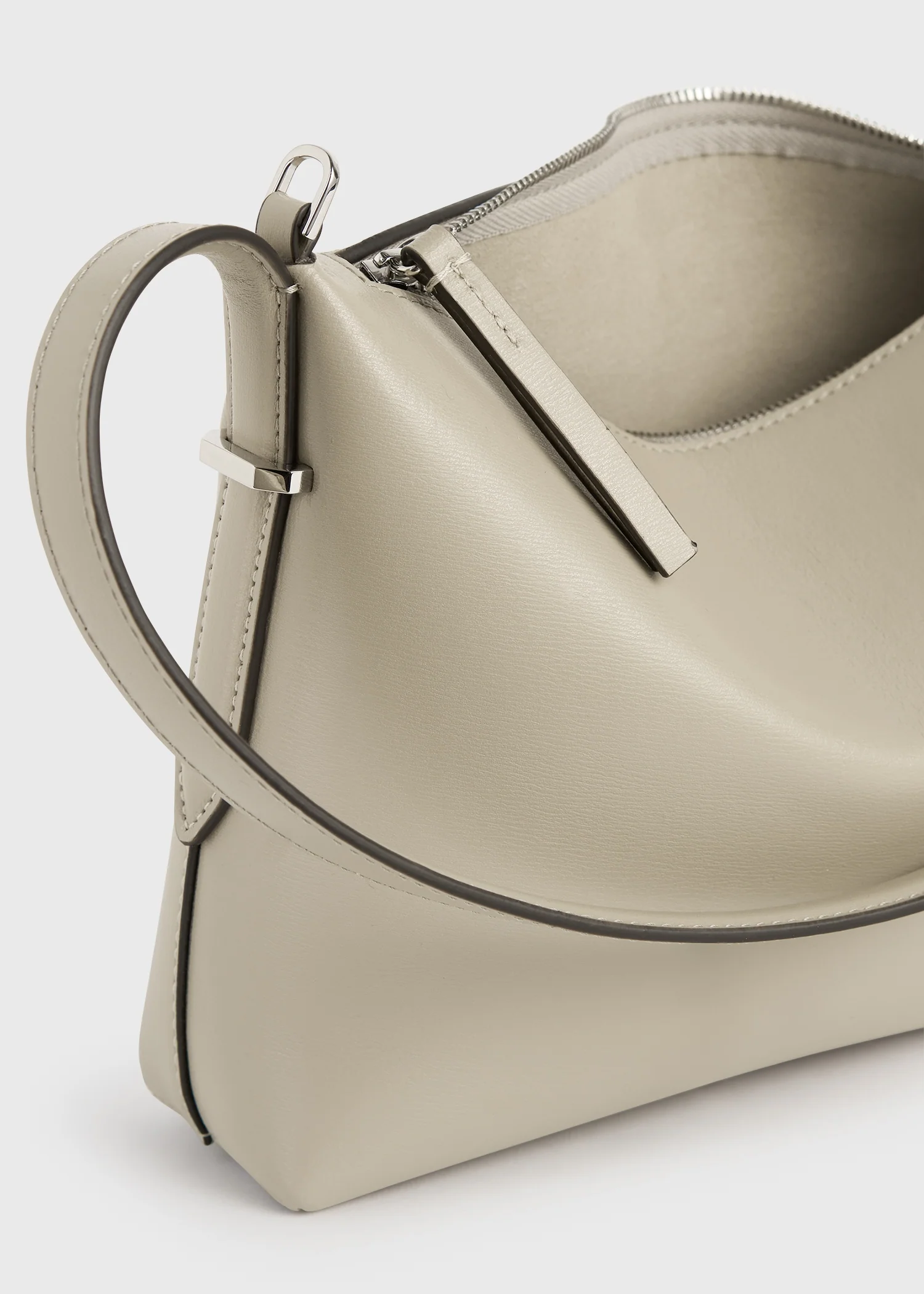 Bevel leather wristlet fawn - Image 7