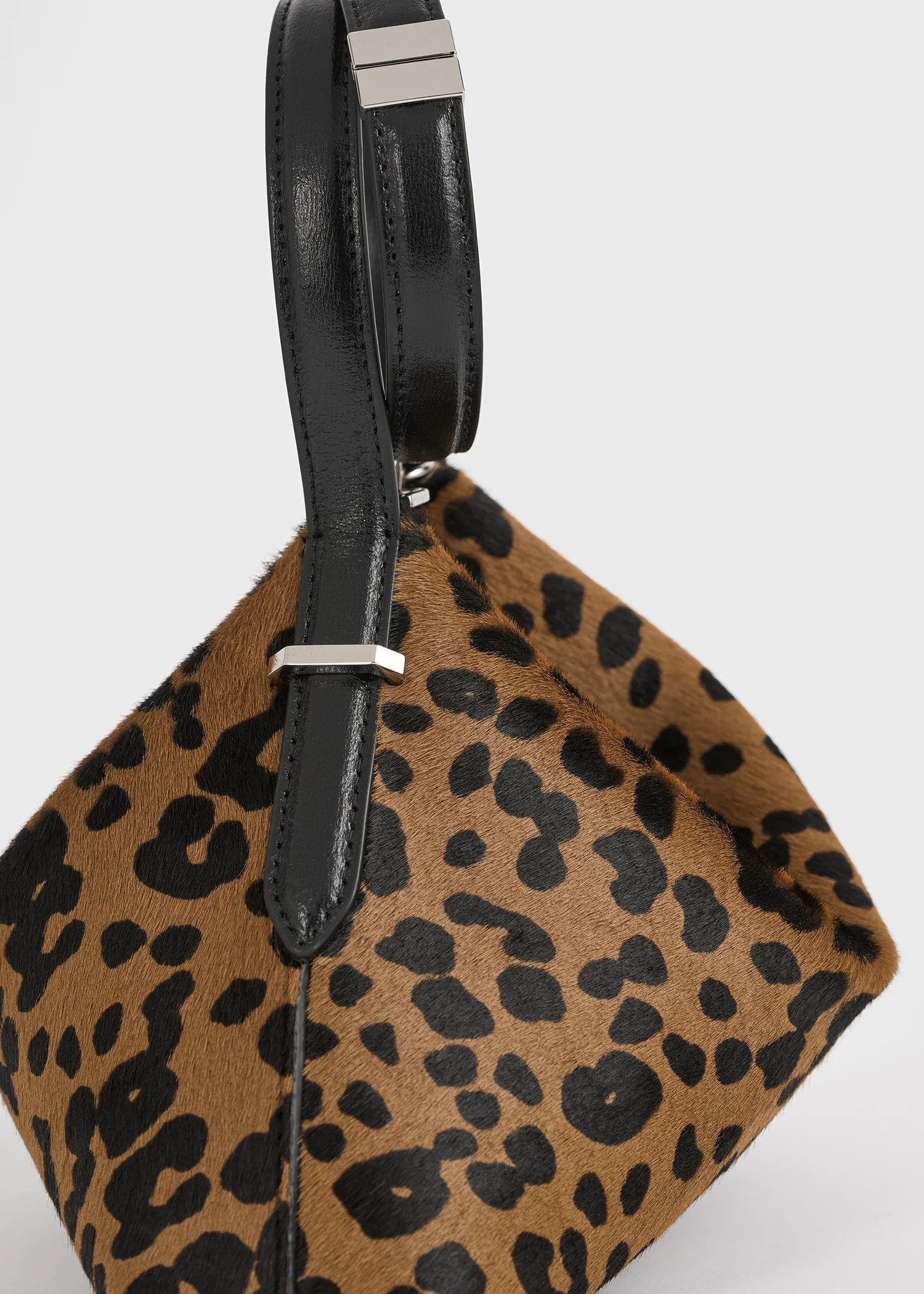 Bevel pony hair wristlet leopard - Image 4