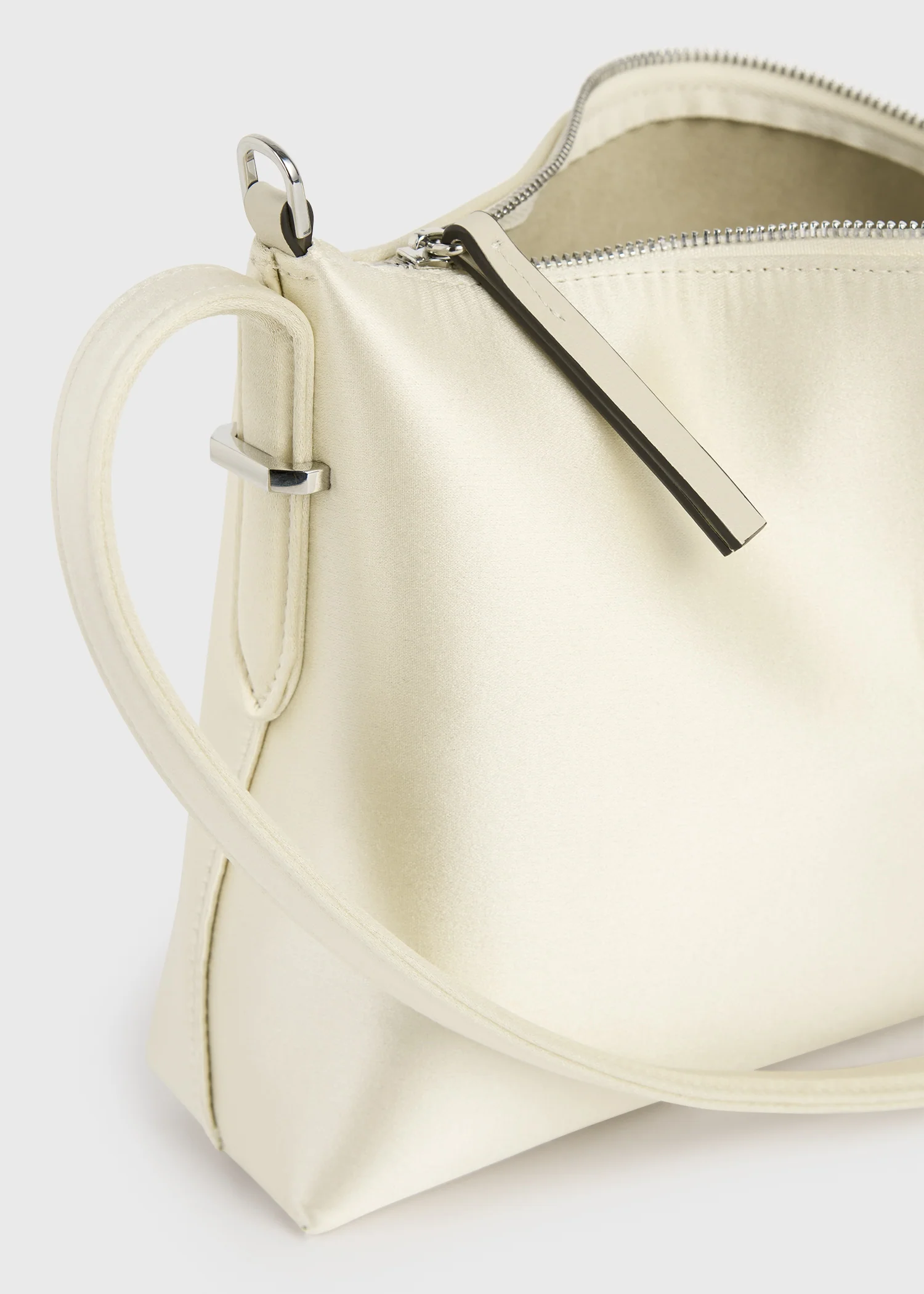 Bevel satin wristlet ecru - Image 7
