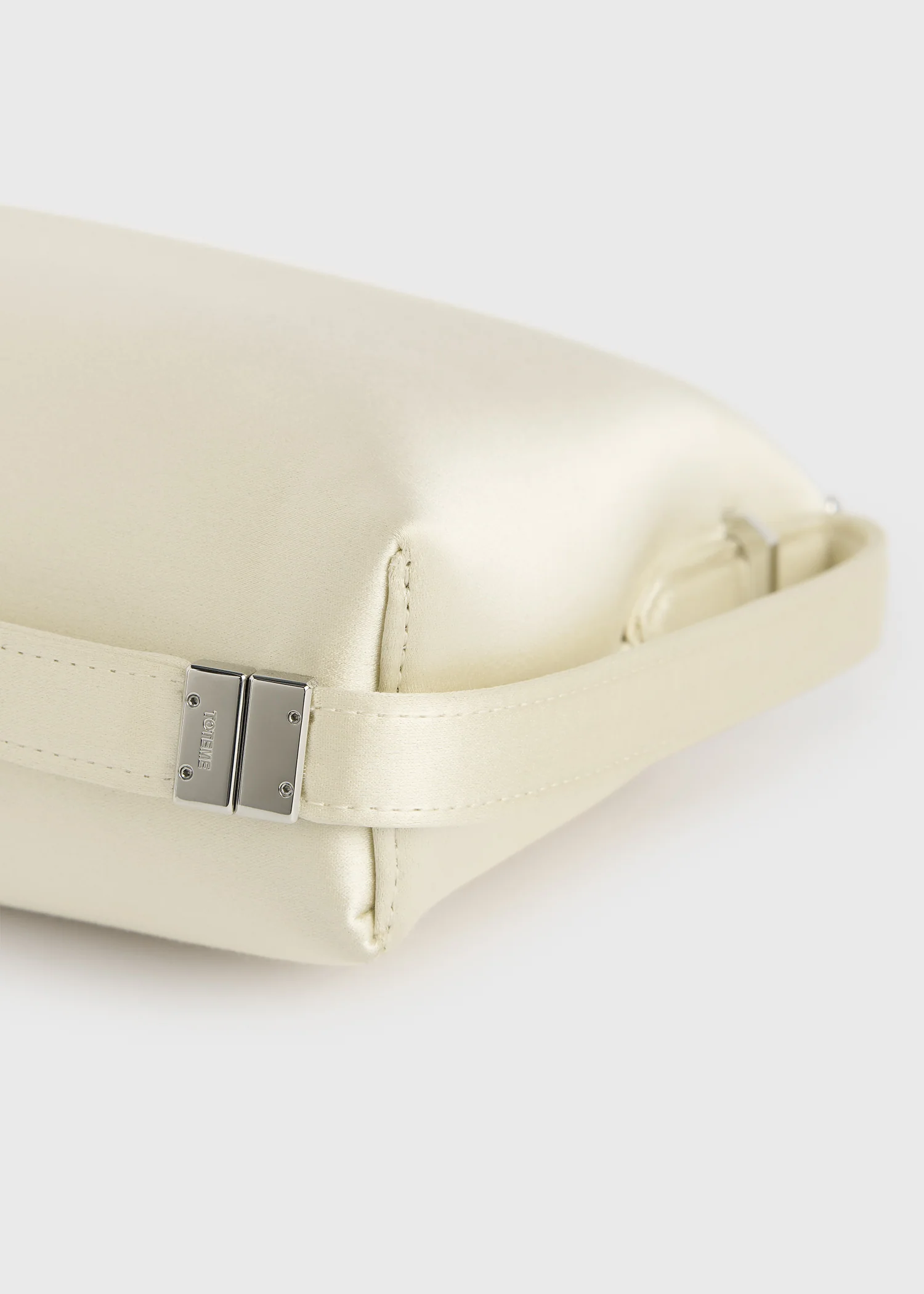 Bevel satin wristlet ecru - Image 8