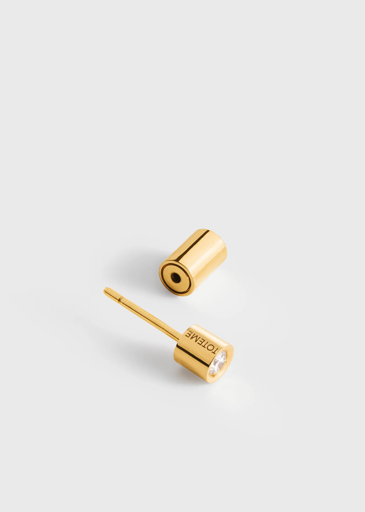 Bezel diamond earring 18kt gold - Image 4