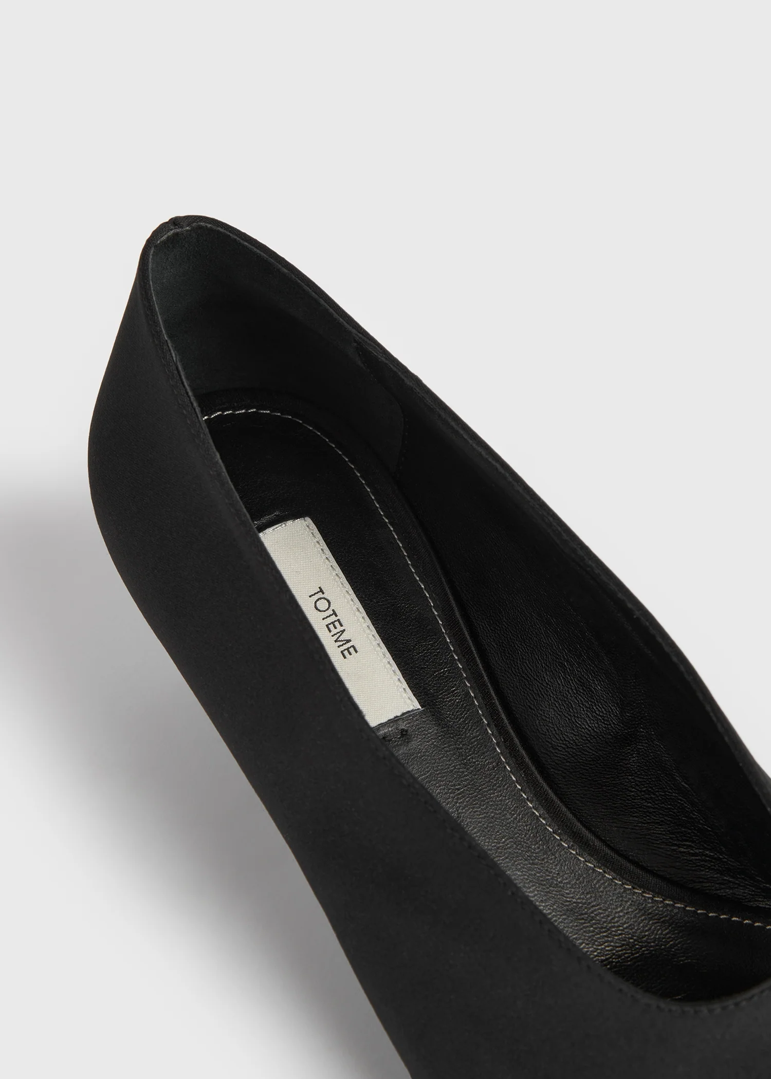 Bow satin kitten pumps black - Image 5