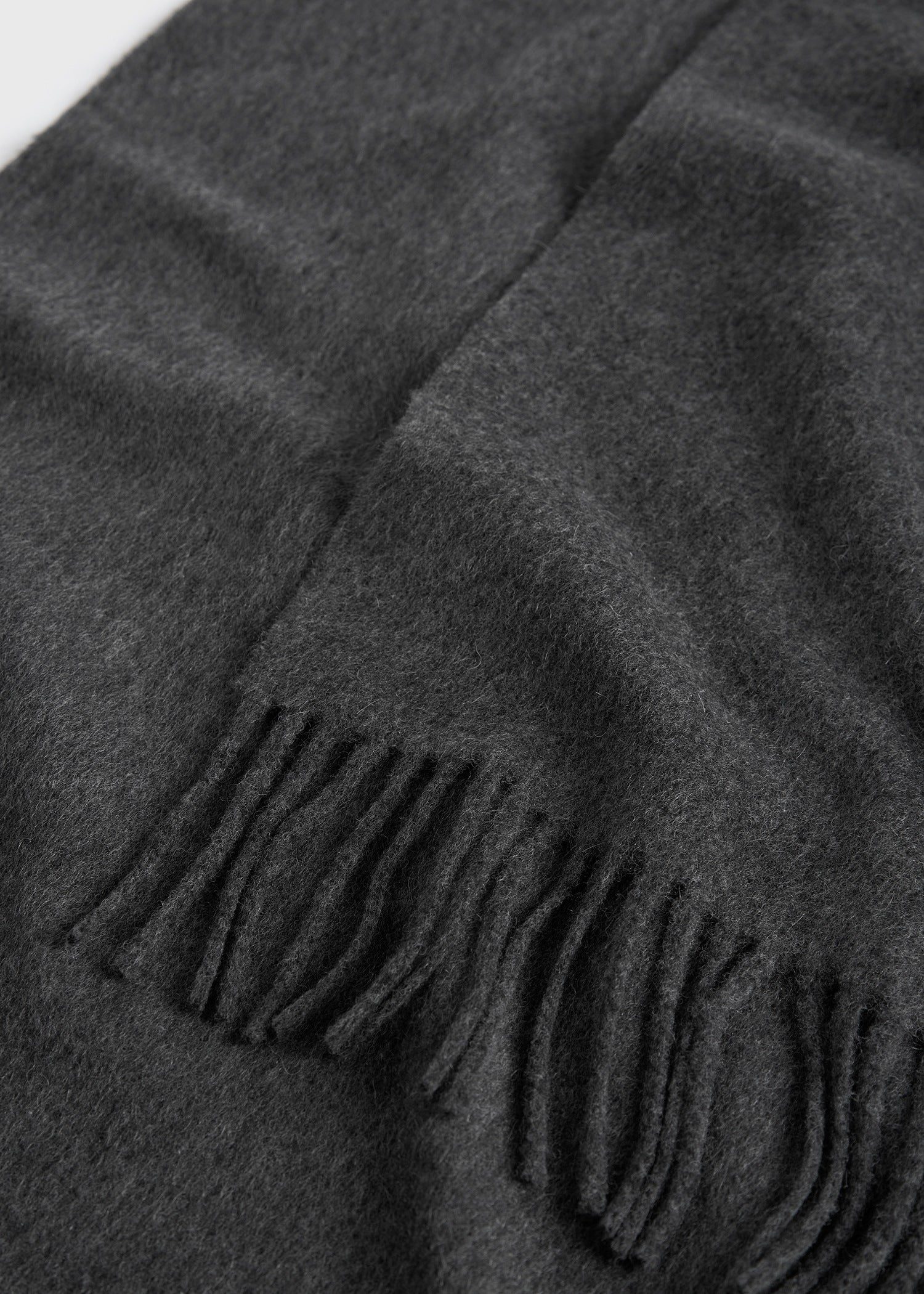 Cashmere scarf charcoal - Image 4