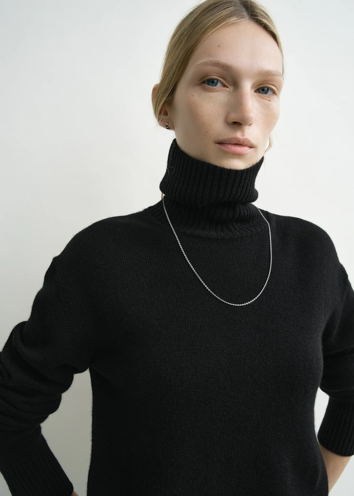 Cashmere turtleneck black - Image 4