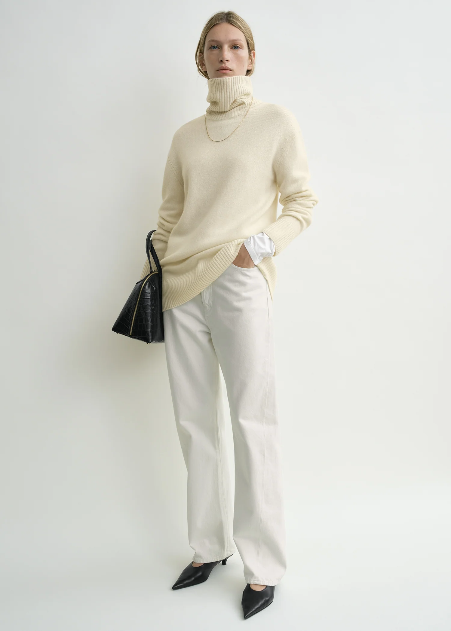 Cashmere turtleneck ecru