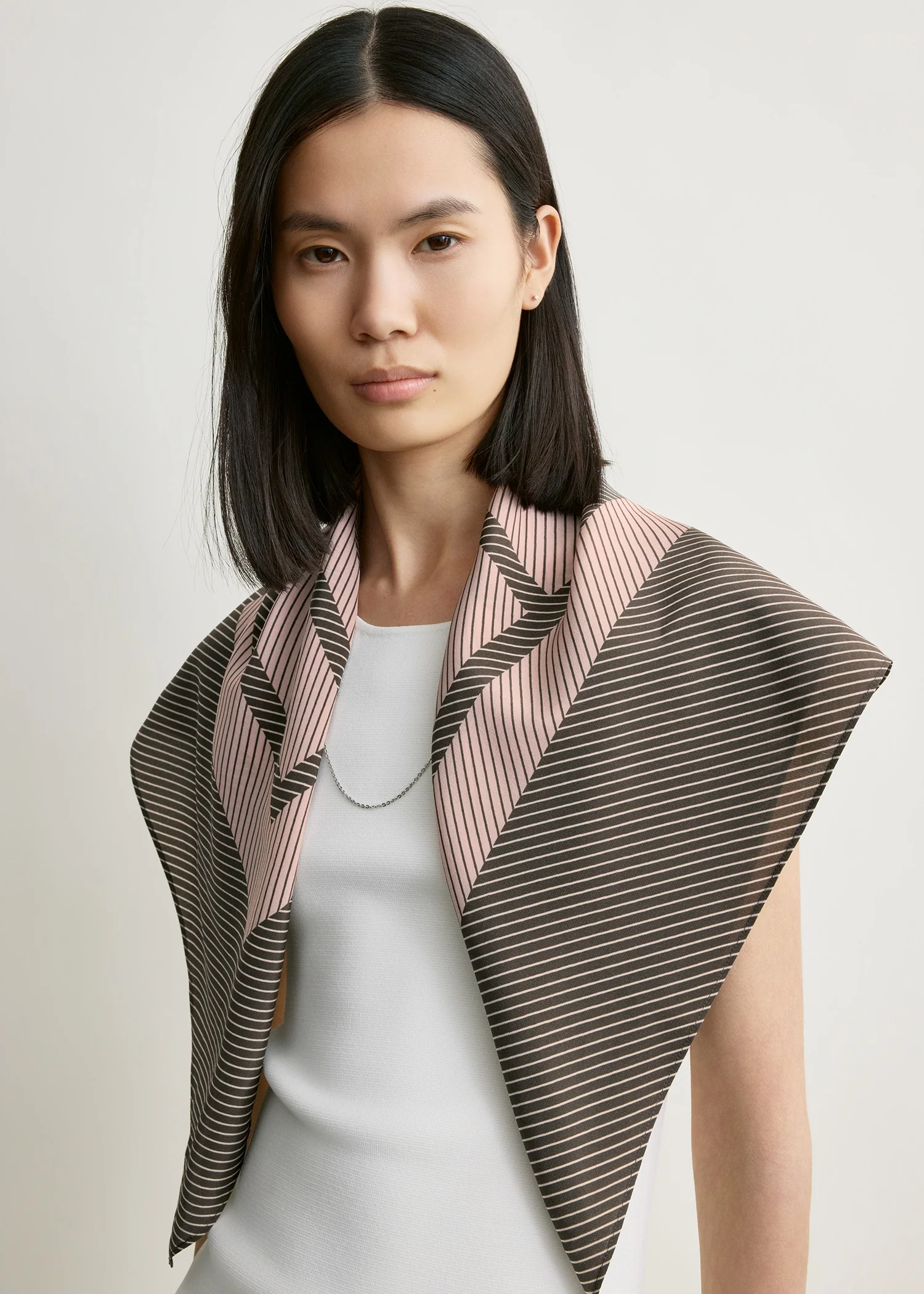 Centered monogram silk scarf walnut - Image 3