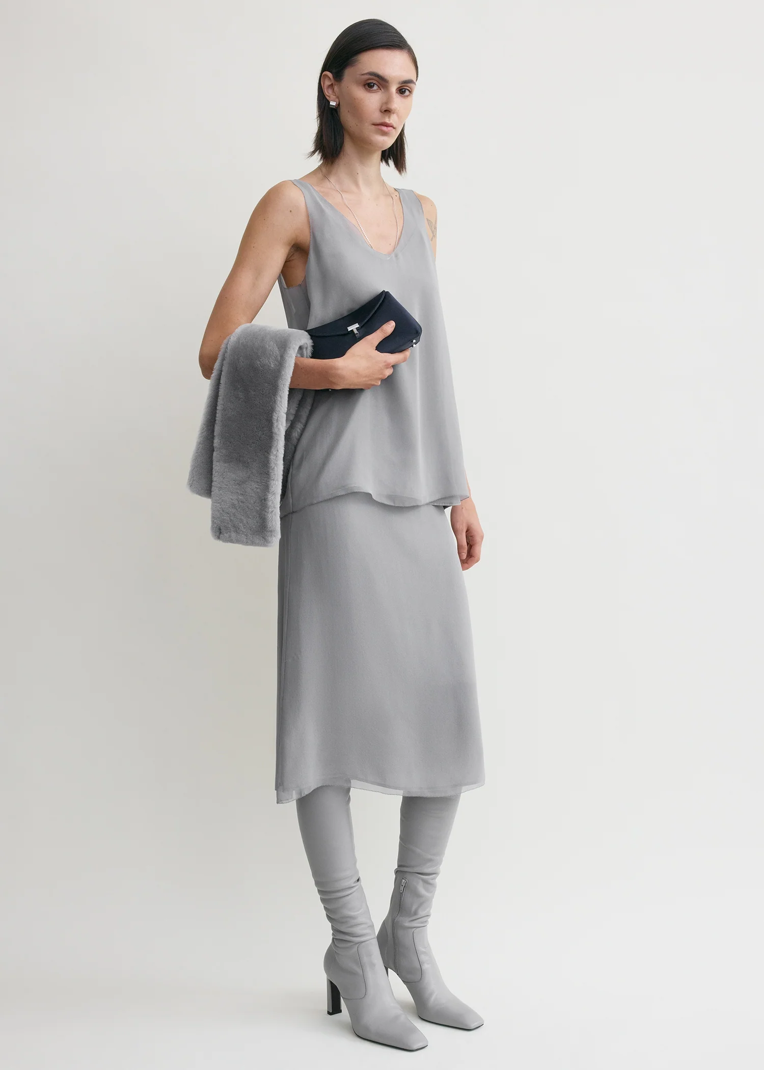 Chiffon slip top light grey - Image 2