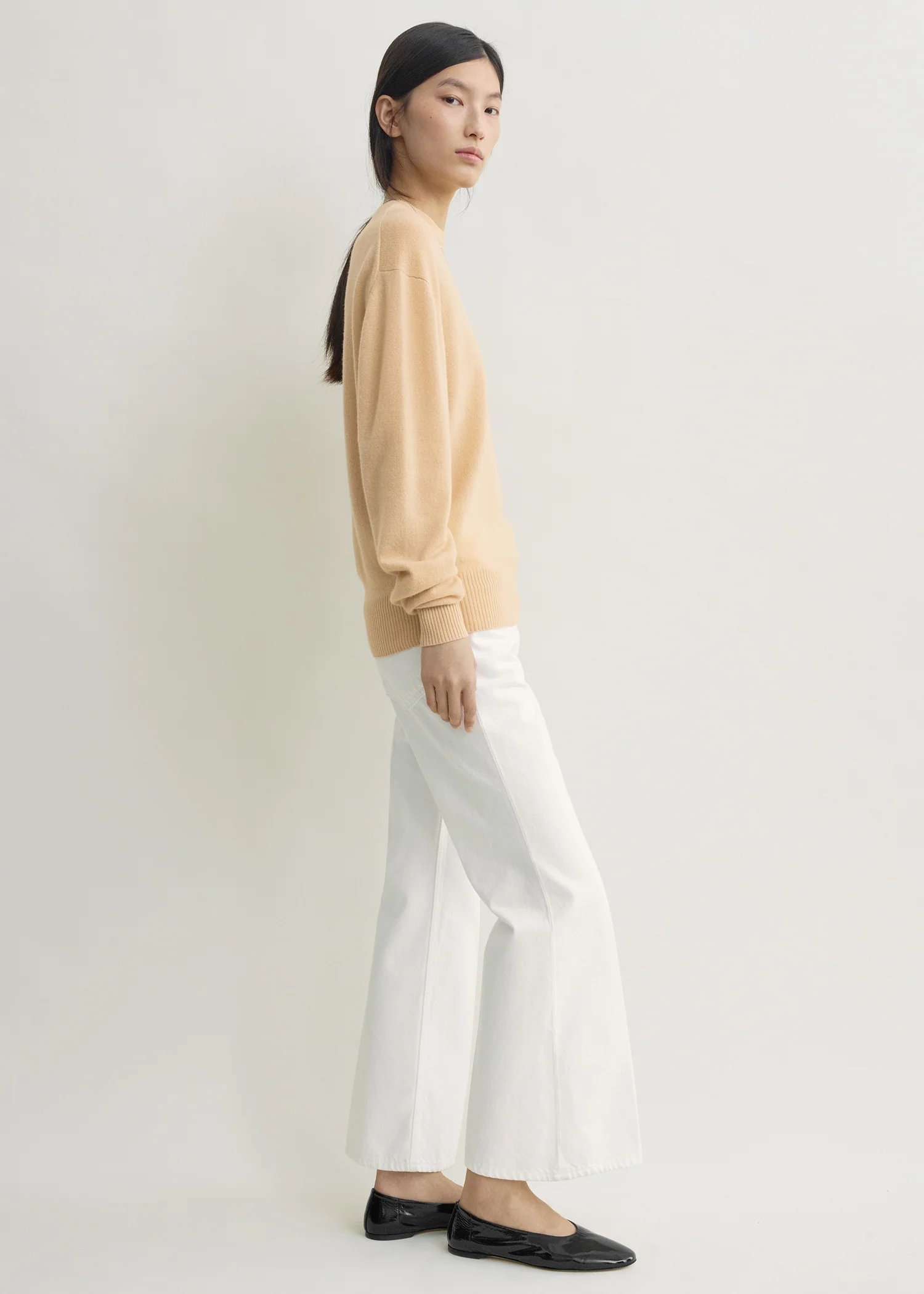 Classic cashmere crew knit pale apricot - Image 3