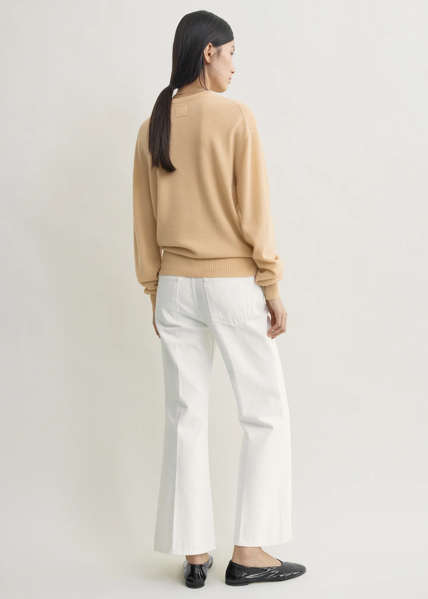 Classic cashmere crew knit pale apricot - Image 4