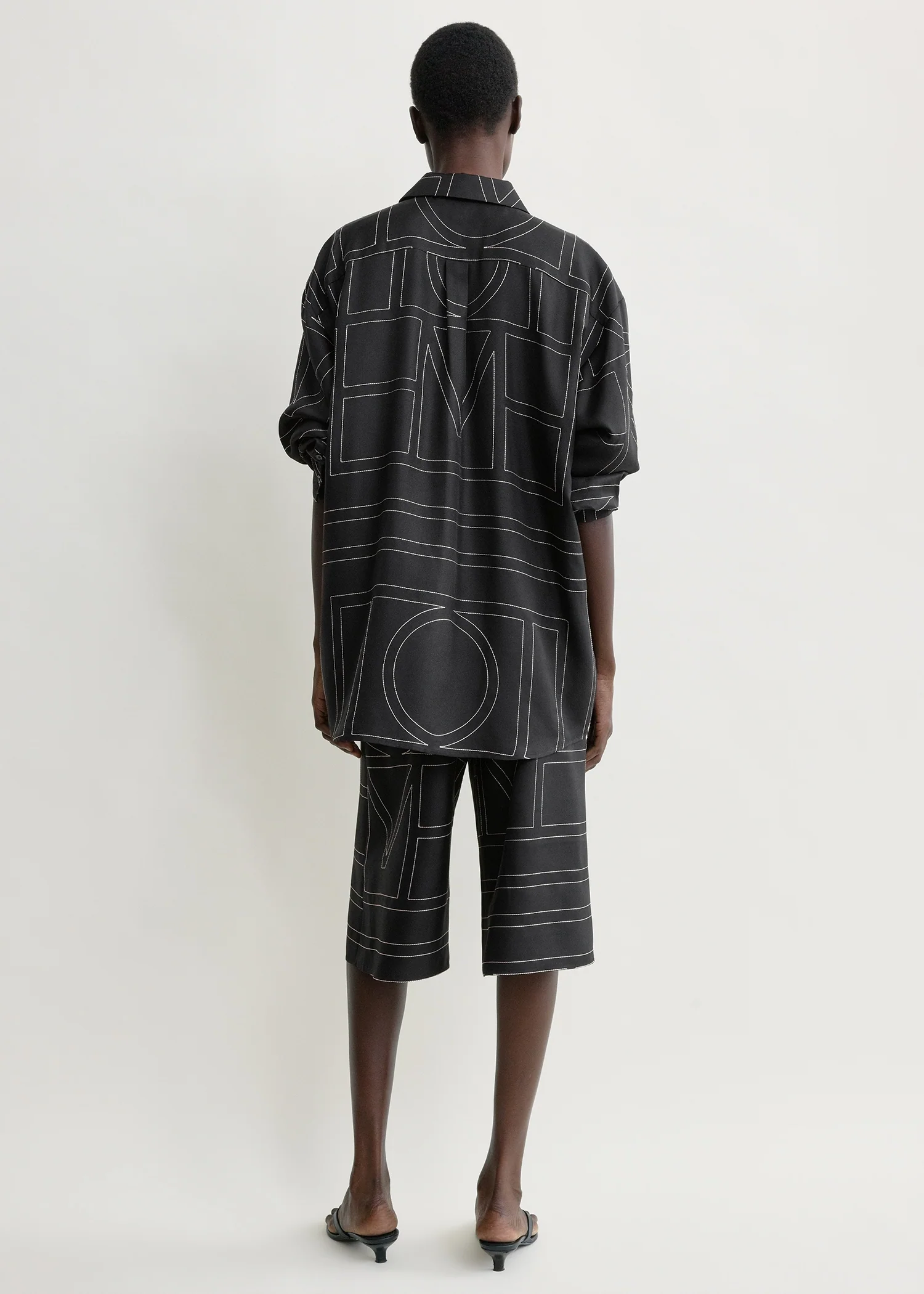 Classic embroidered shirt black - Image 3