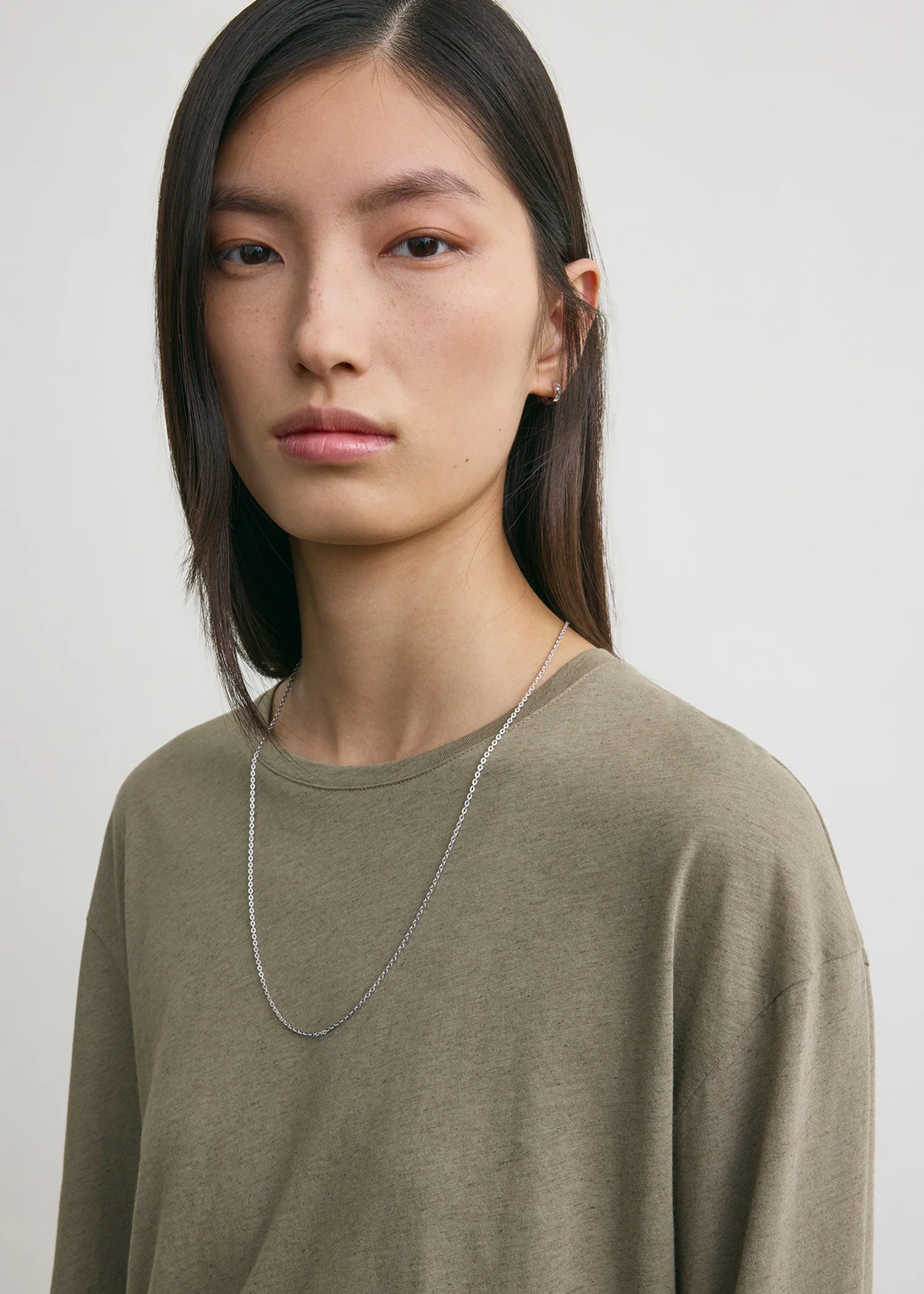 Classic long-sleeve tee taupe - Image 4