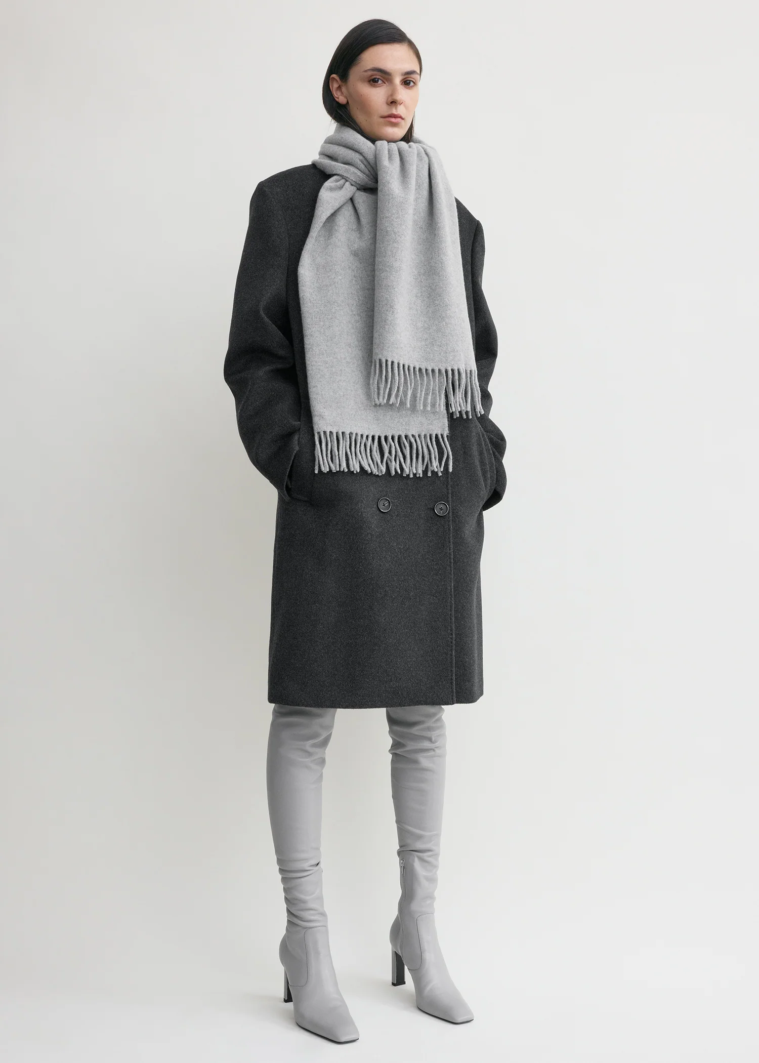 Classic wool scarf light grey mélange - Image 3