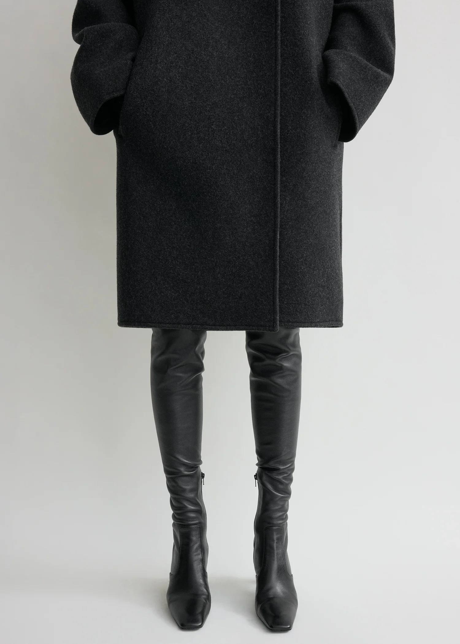 Collarless felt coat charcoal - Image 4