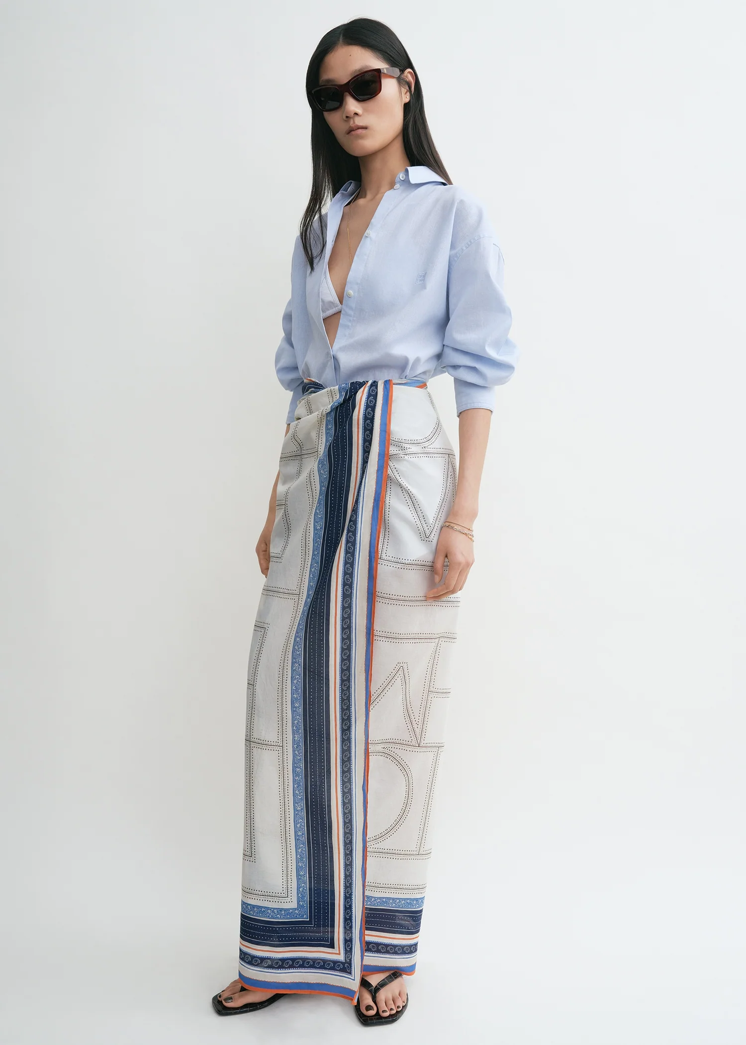 Collector sarong ecru/navy - Image 3