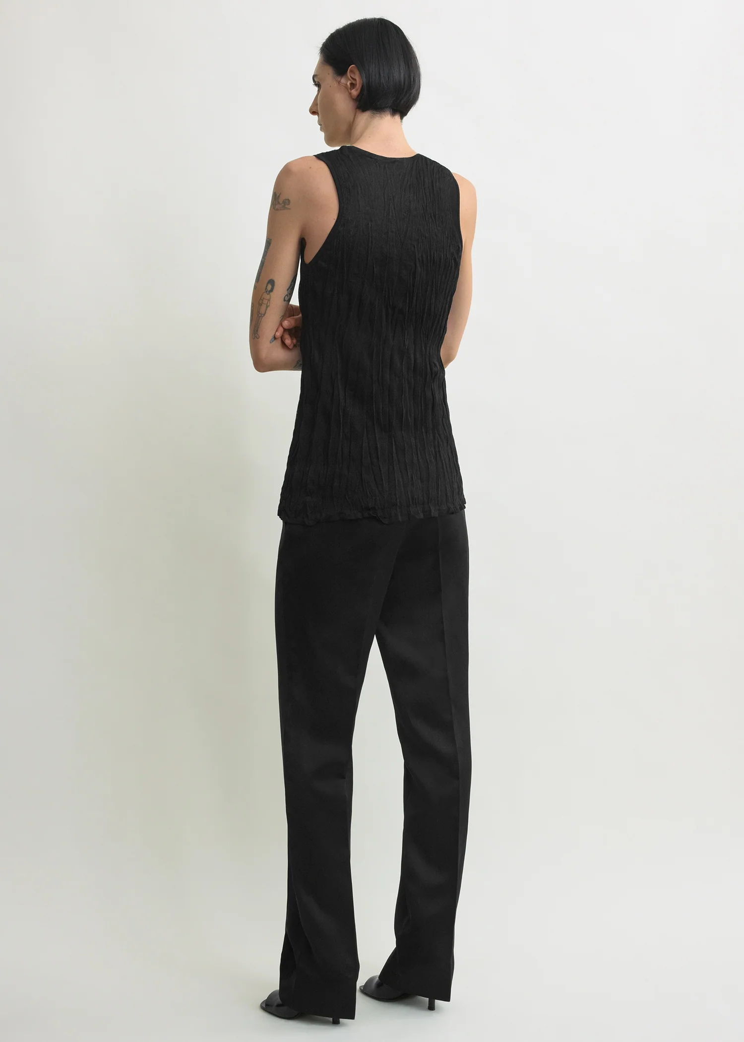 Crinkled knit tank black - Image 3