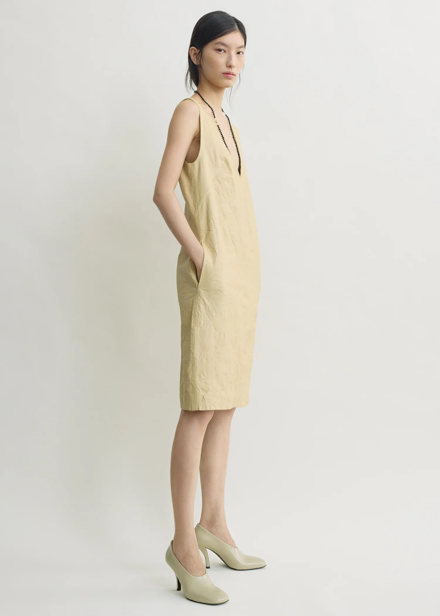 Crinkled leather dress champagne - Image 2
