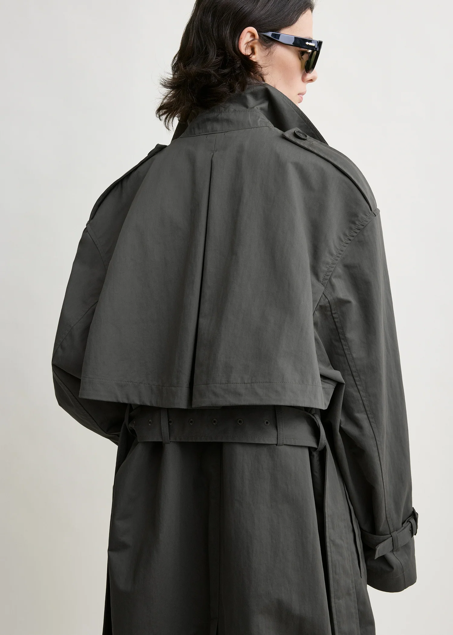 Crisp summer trench taupe - Image 5