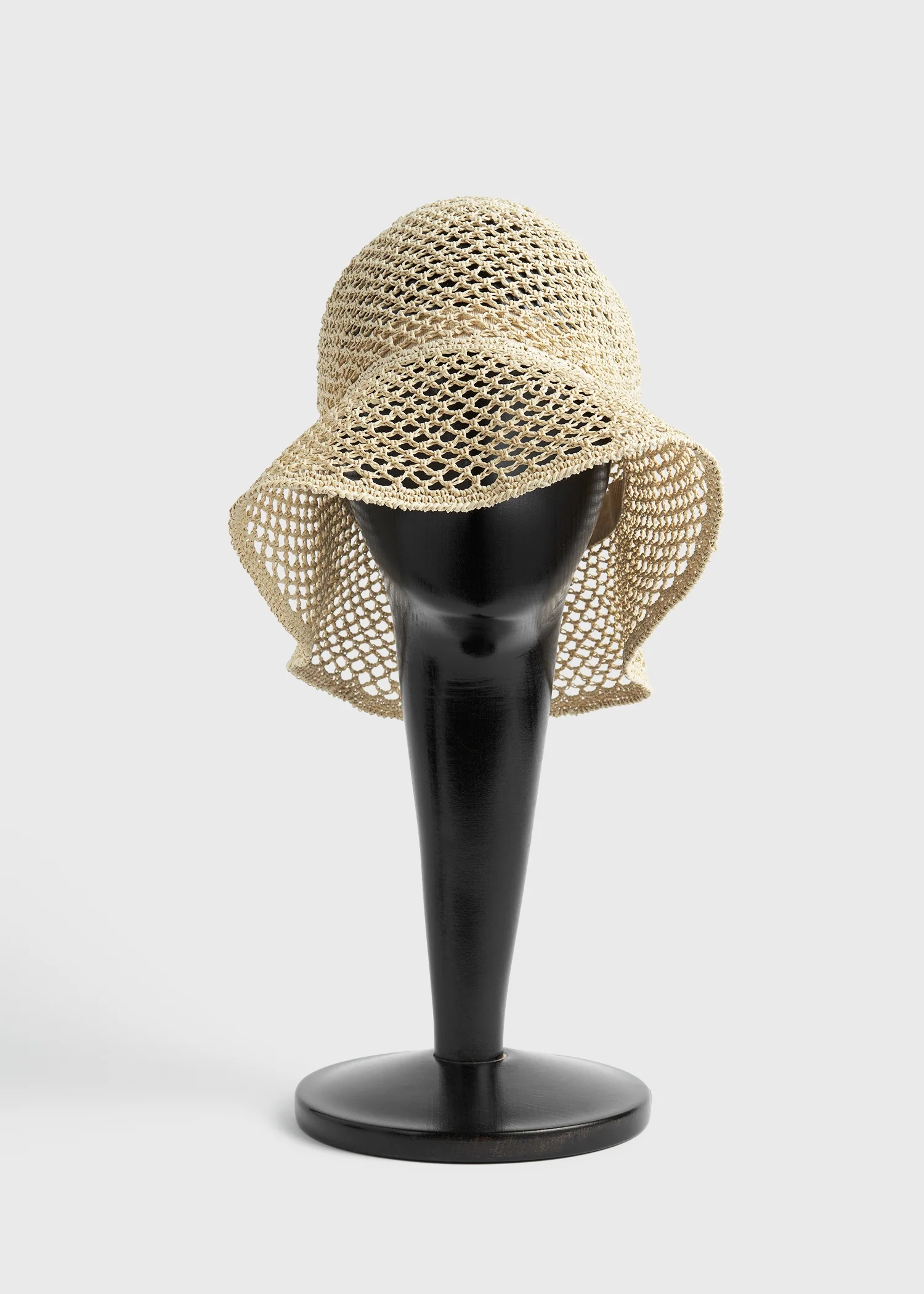 Crochet hat vanilla - Image 3