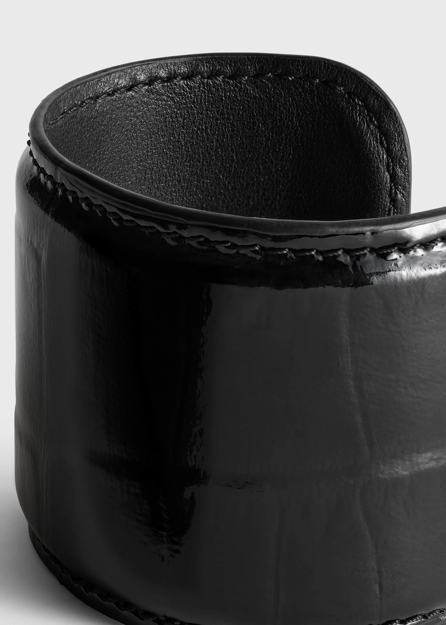 Croco-embossed cuff black - Image 5