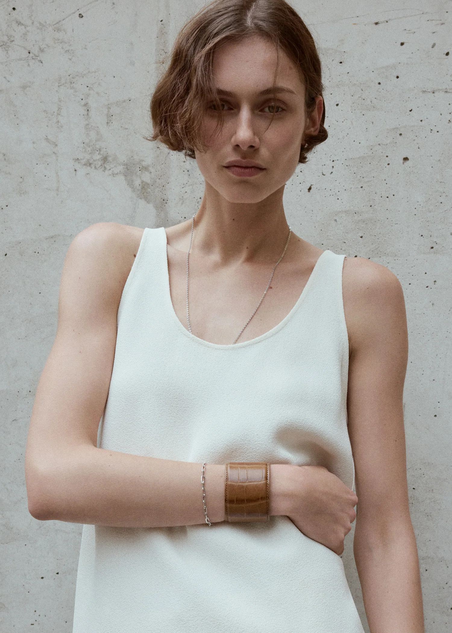 Croco-embossed cuff camel - Image 2