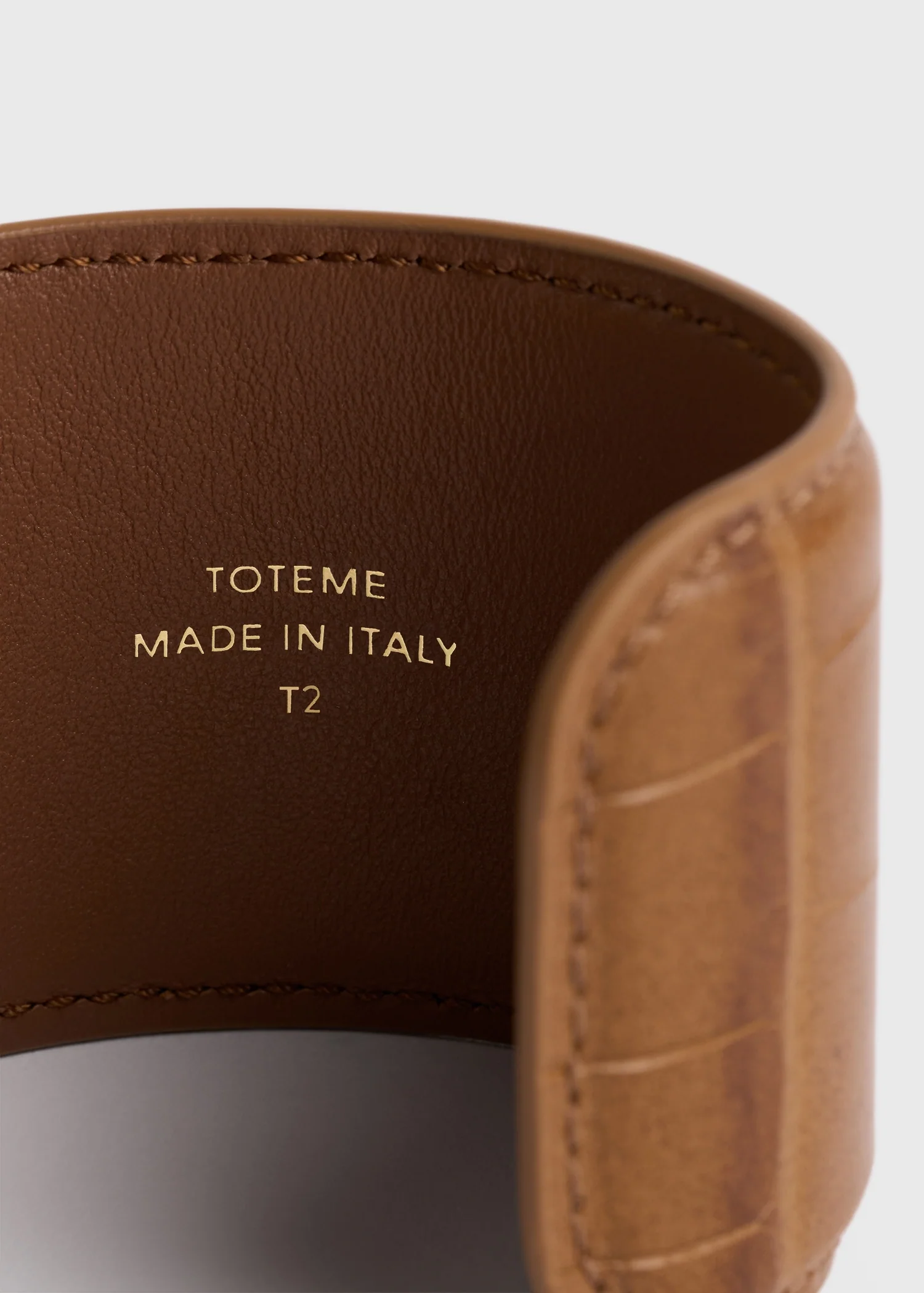 Croco-embossed cuff camel - Image 6