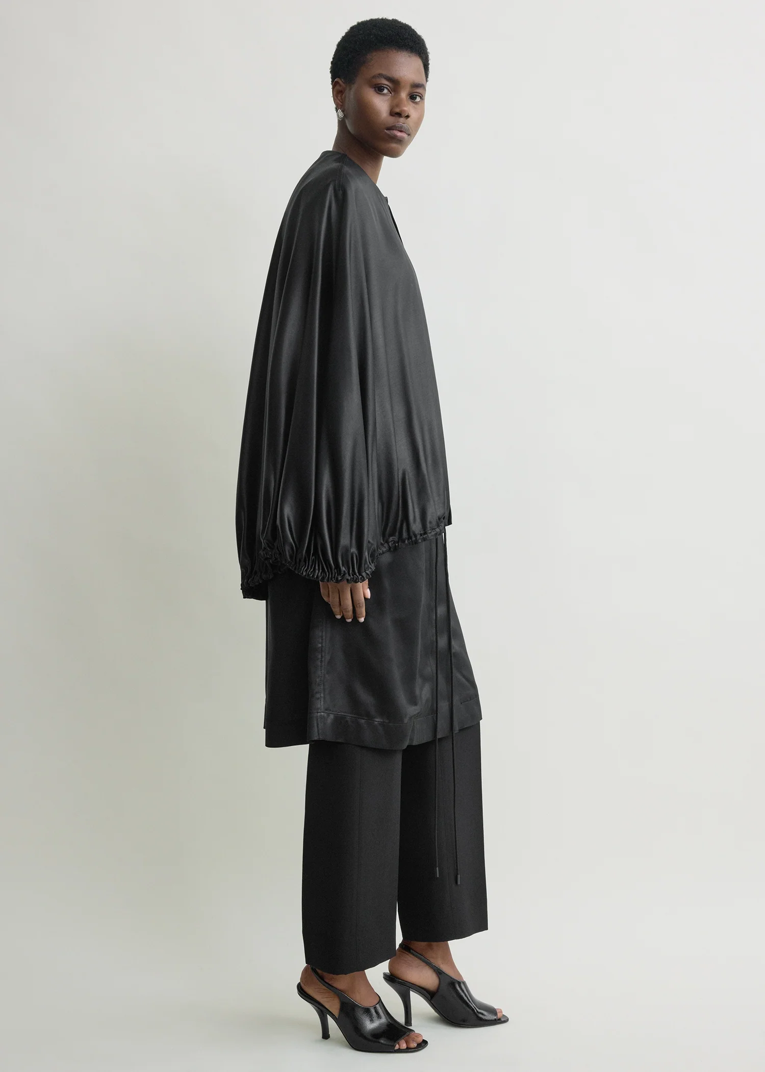 Detachable cape evening coat black - Image 2