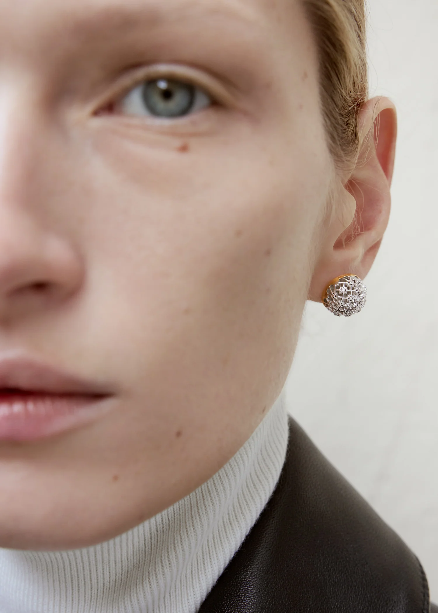 Diamond lace studs silver - Image 3
