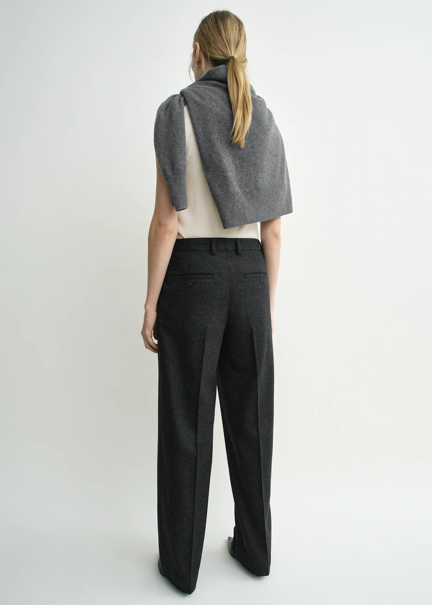 Double-pleat winter trousers charcoal petite - Image 3