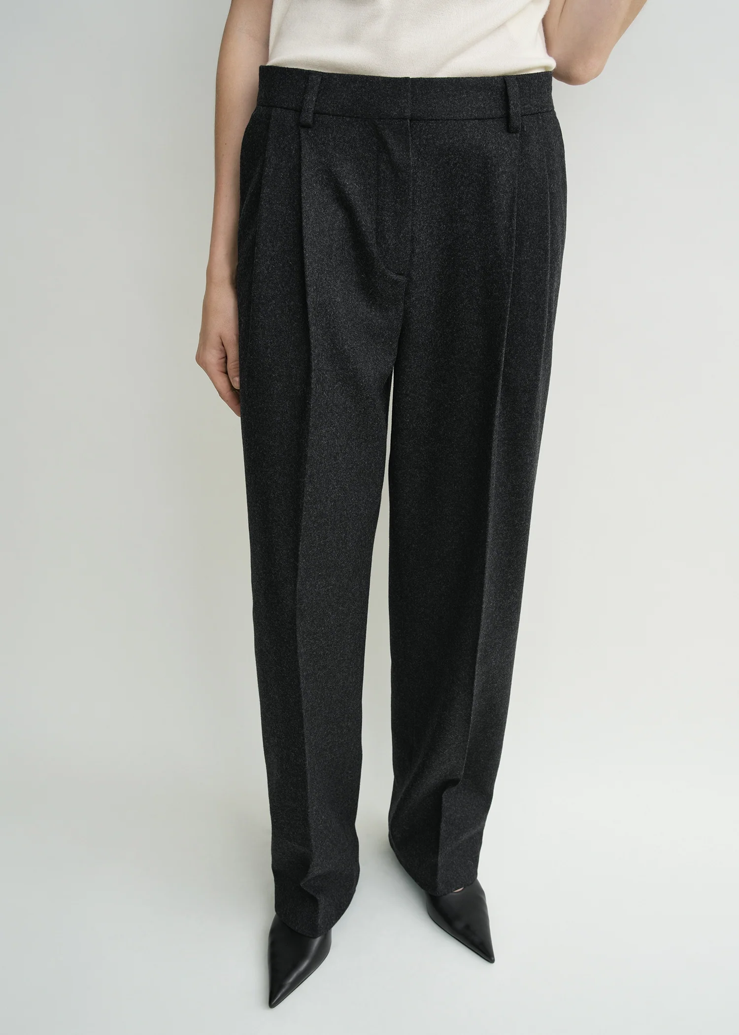 Double-pleat winter trousers charcoal petite - Image 4