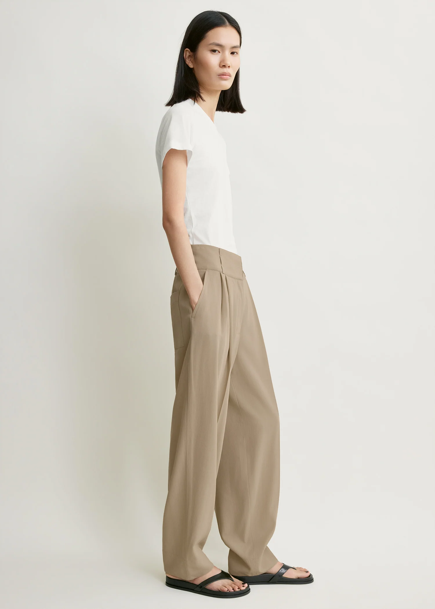 Draped balloon trousers overcast beige petite - Image 2