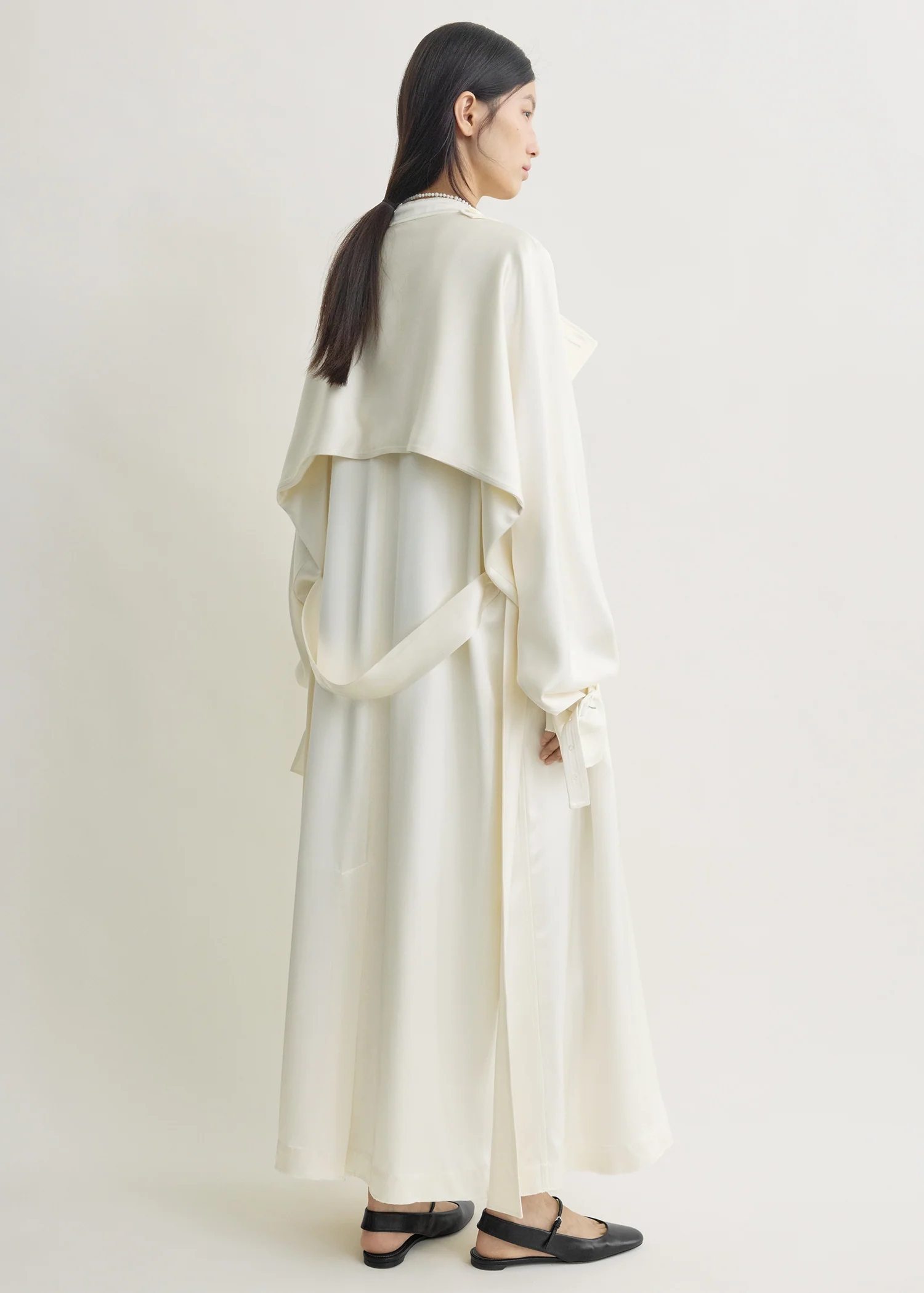 Draped satin trench off-white - Image 3