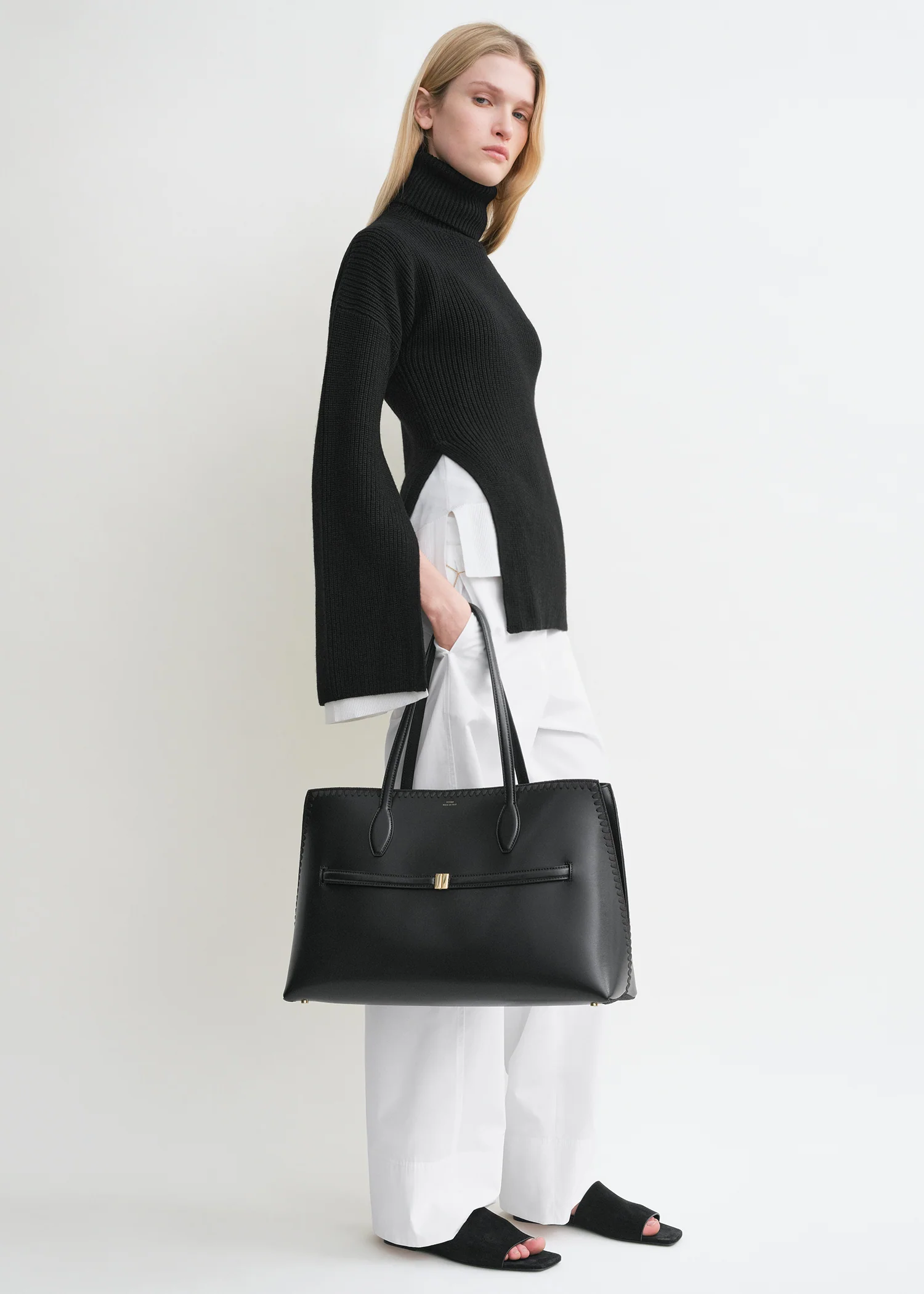 Embroidered leather lounge tote black - Image 3