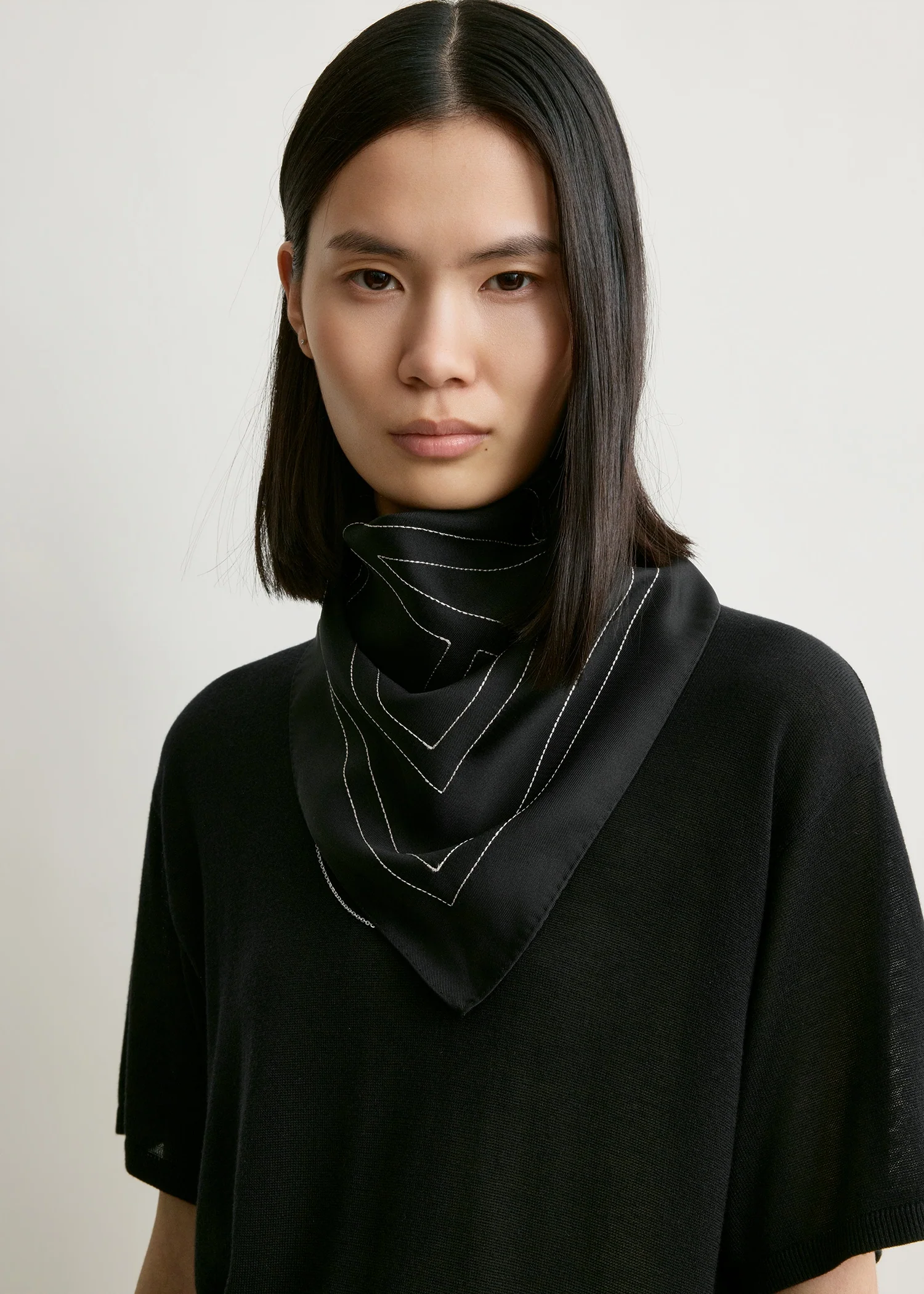 Embroidered monogram silk scarf black - Image 2