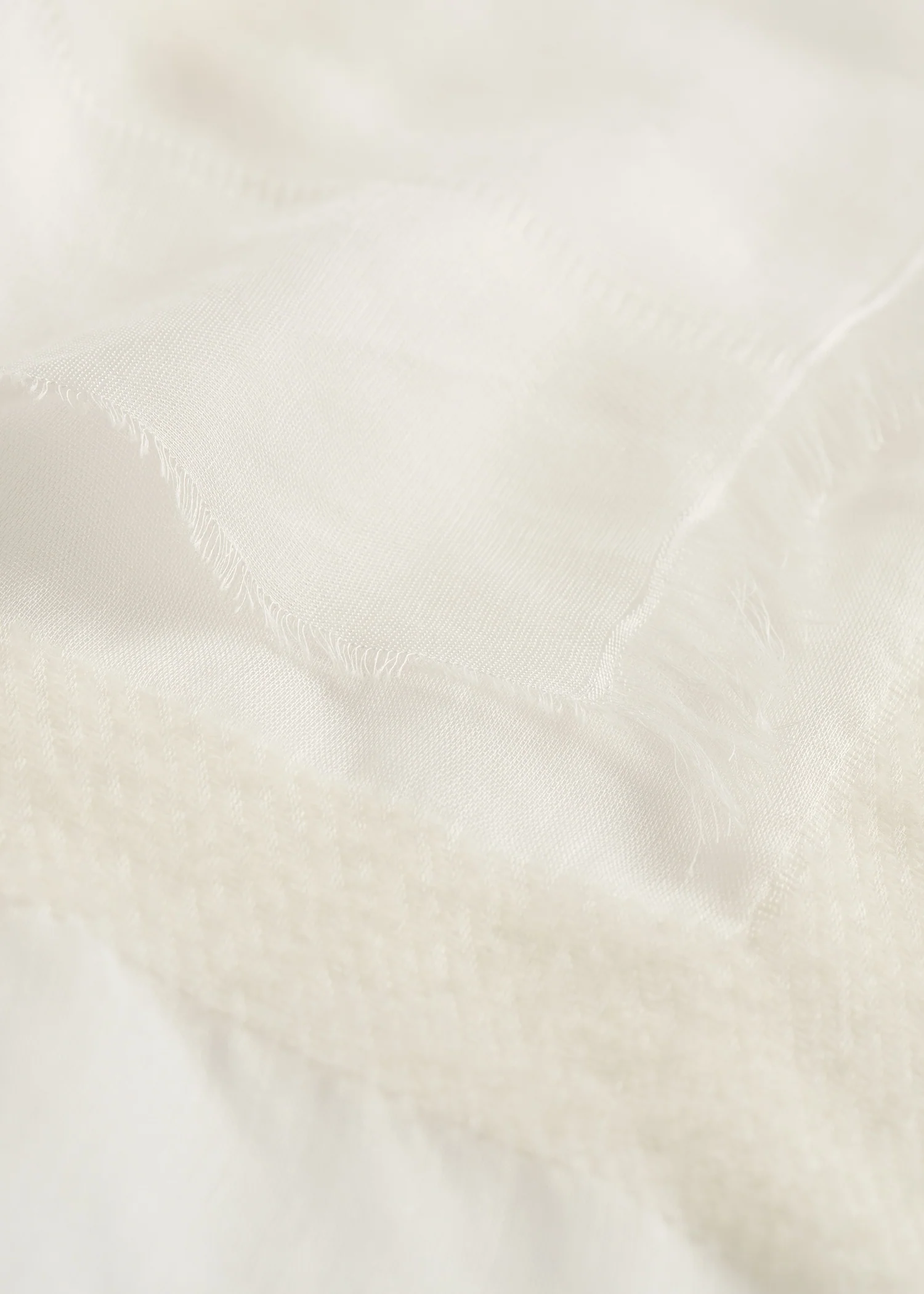 Fil coupé monogram sarong off-white - Image 5