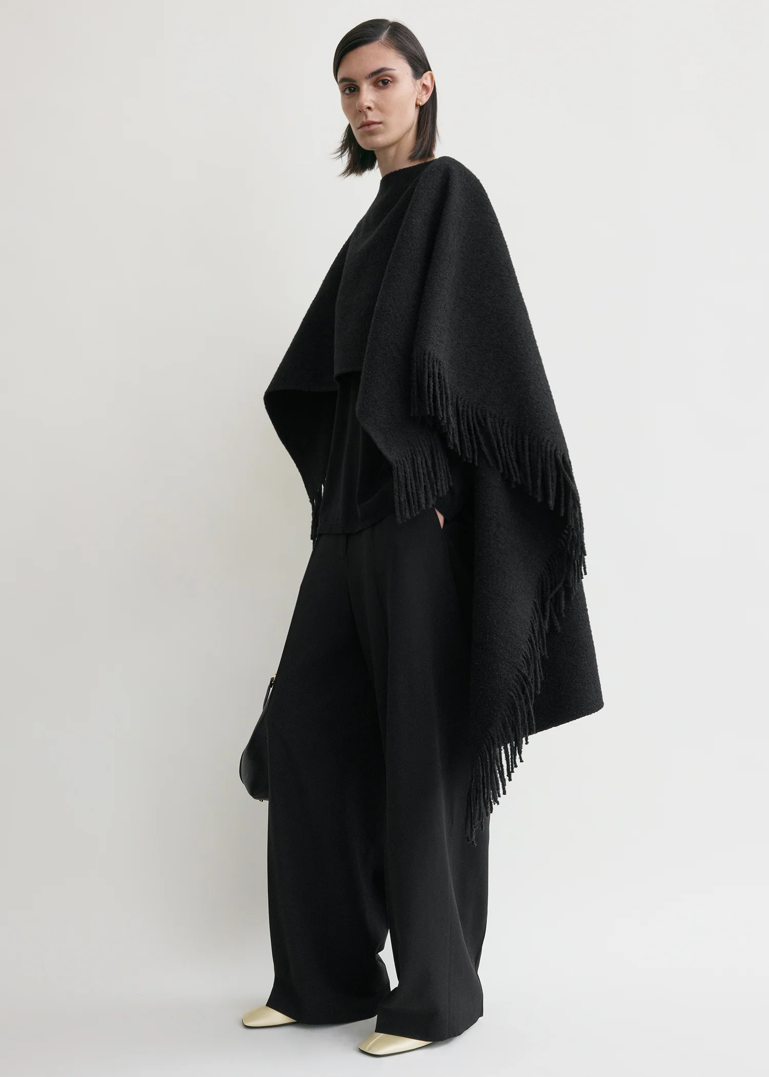 Fringed poncho black - Image 2