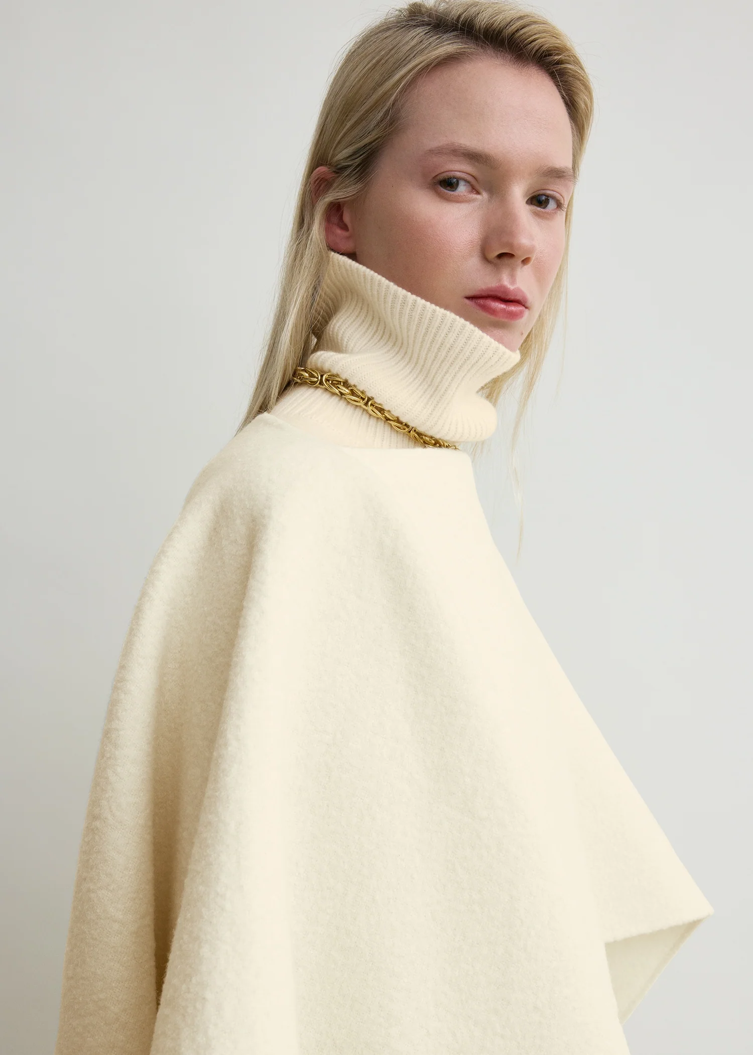 Fringed poncho winter white - Image 5