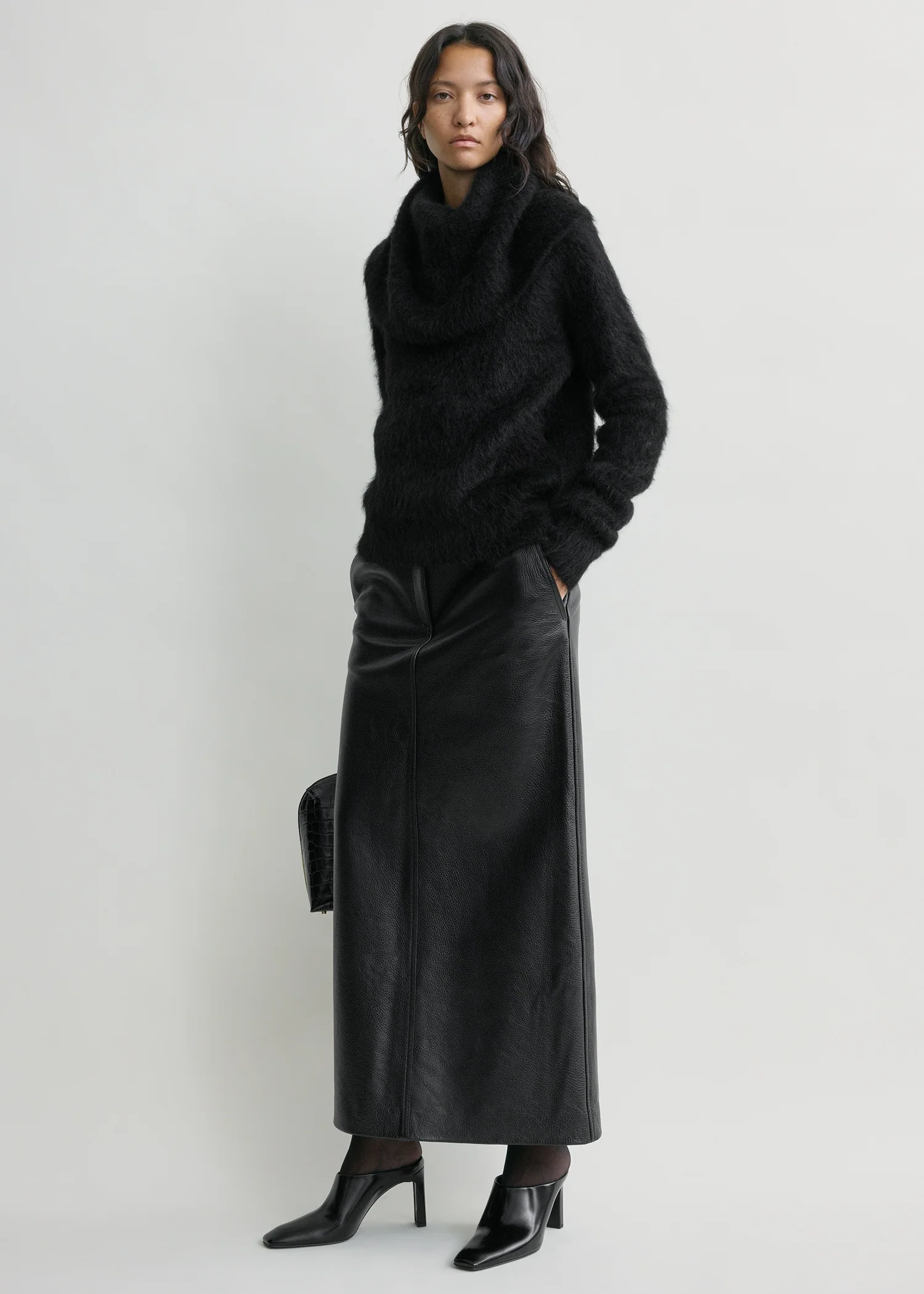 Funnel alpaca-blend knit black