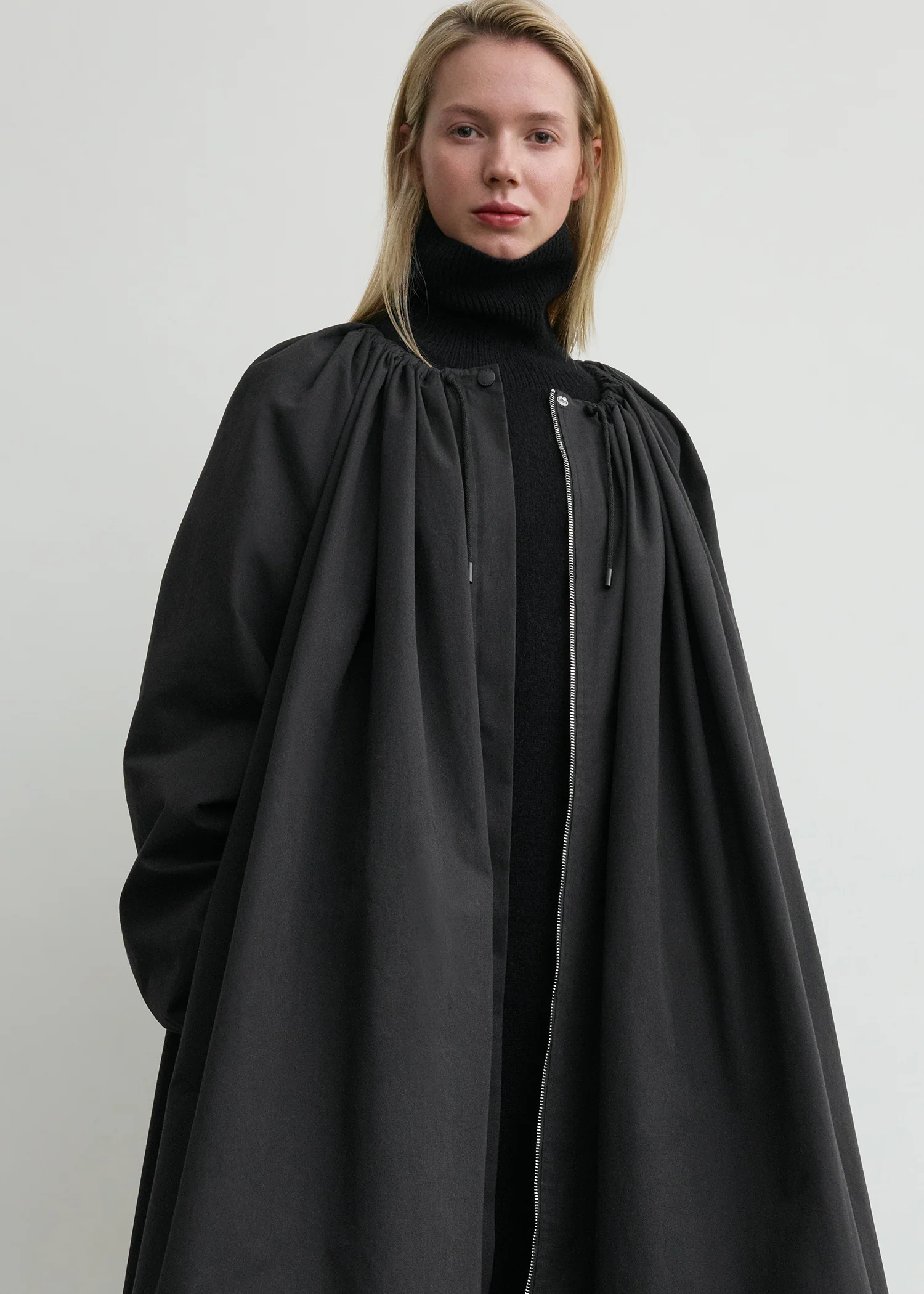 Gathered parachute coat black - Image 6