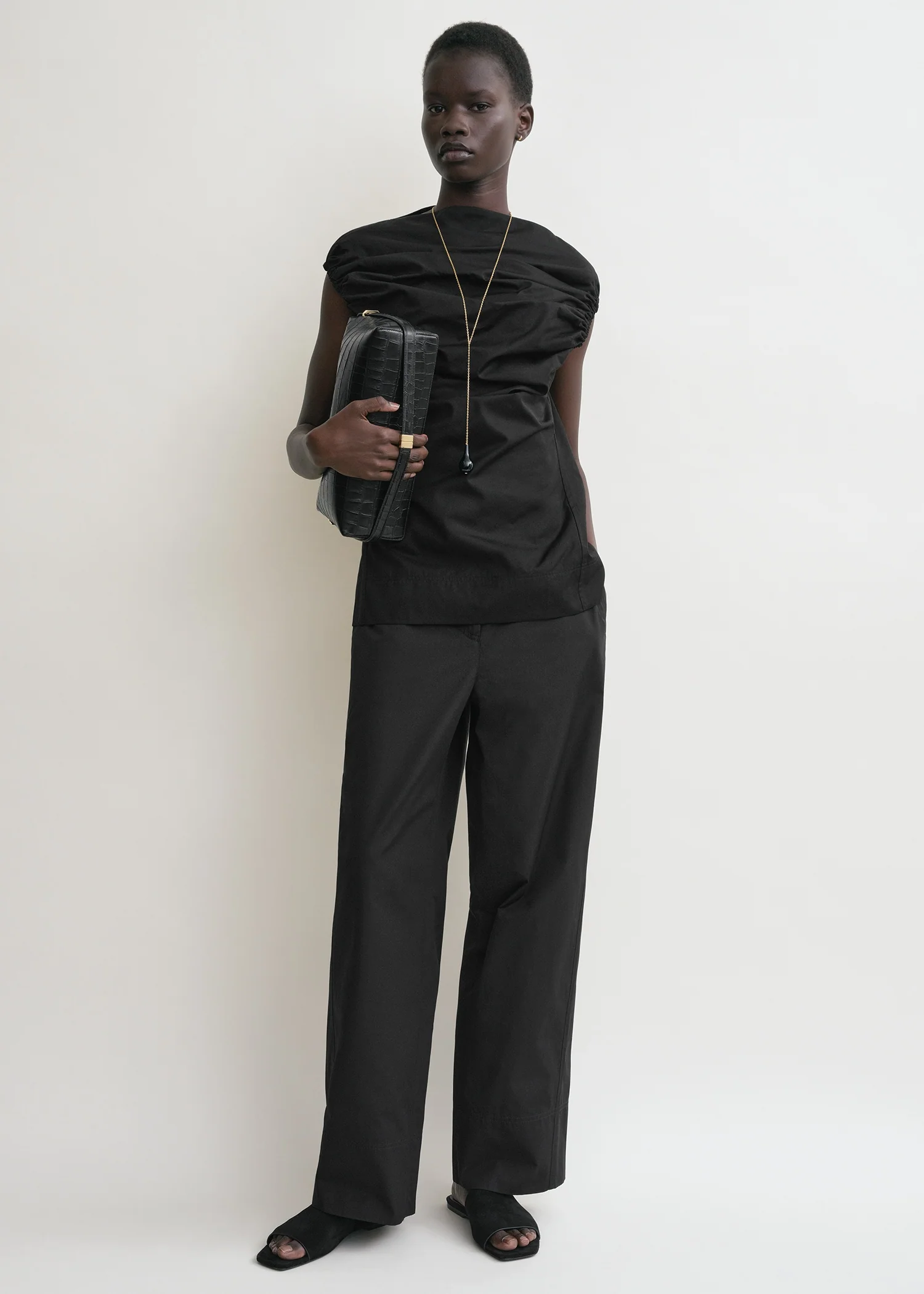 Gathered top black